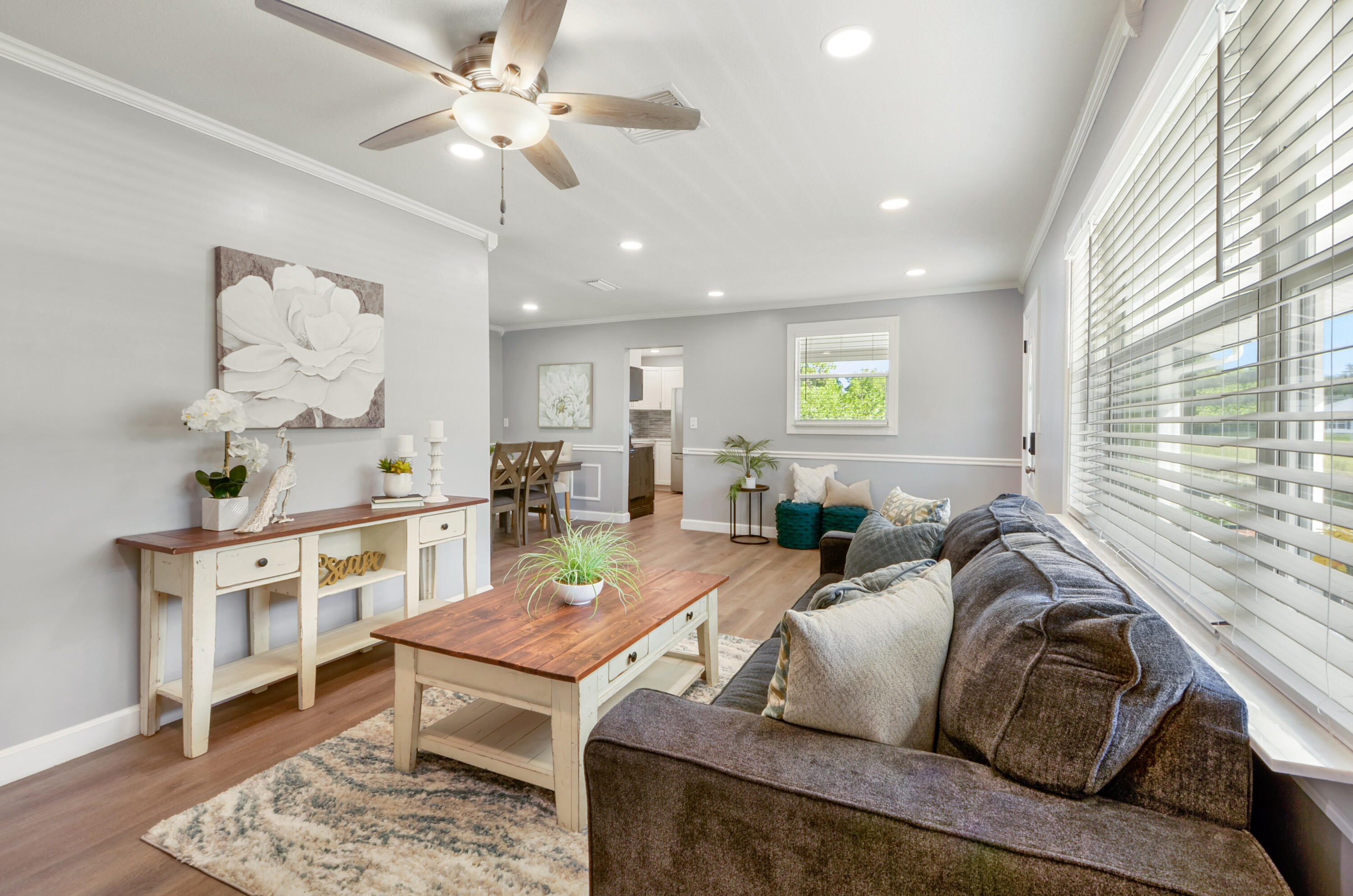 VERO LAKE ESTATES UNIT H - Residential
