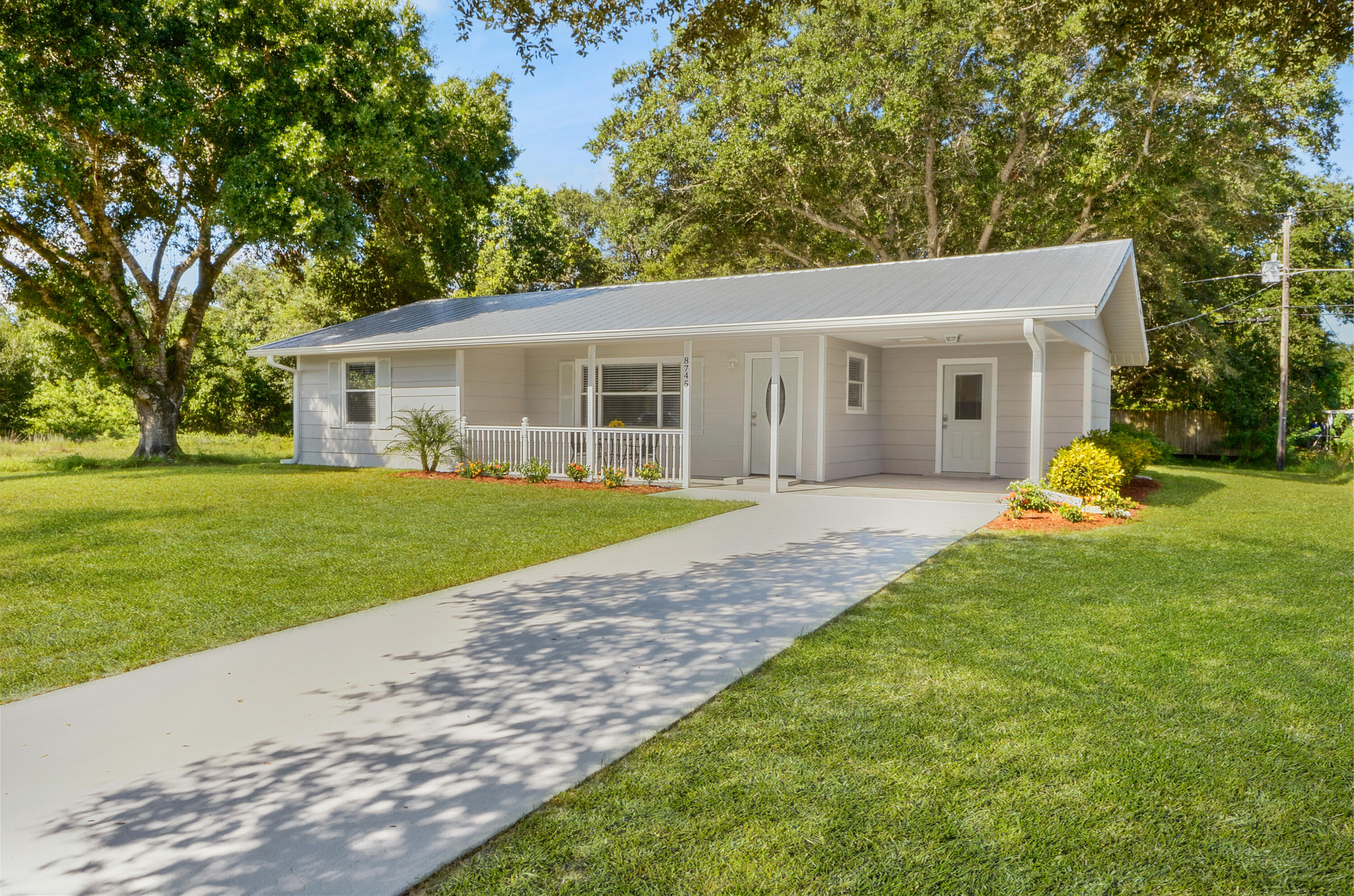 VERO LAKE ESTATES UNIT H - Residential