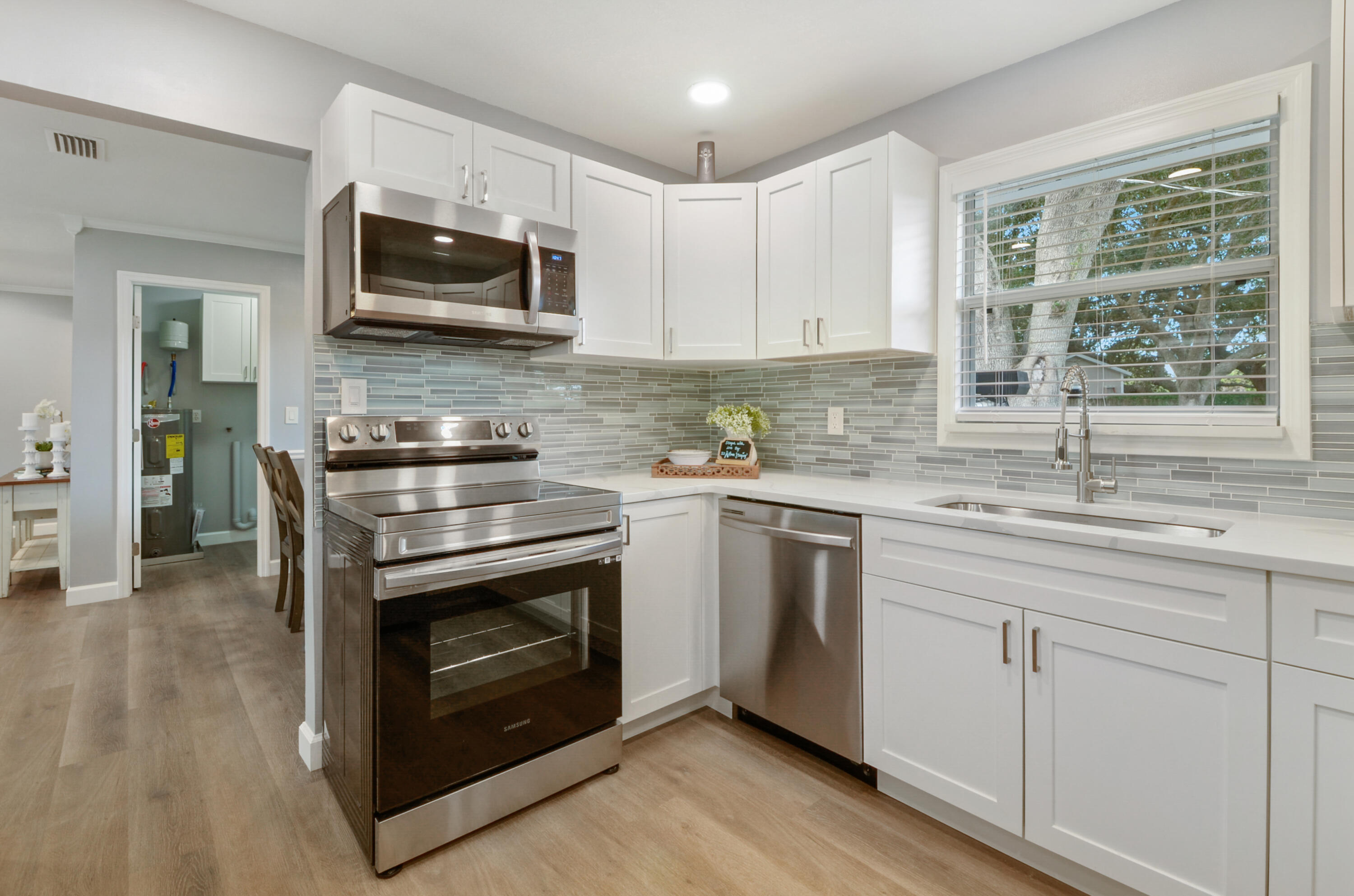 VERO LAKE ESTATES UNIT H - Residential