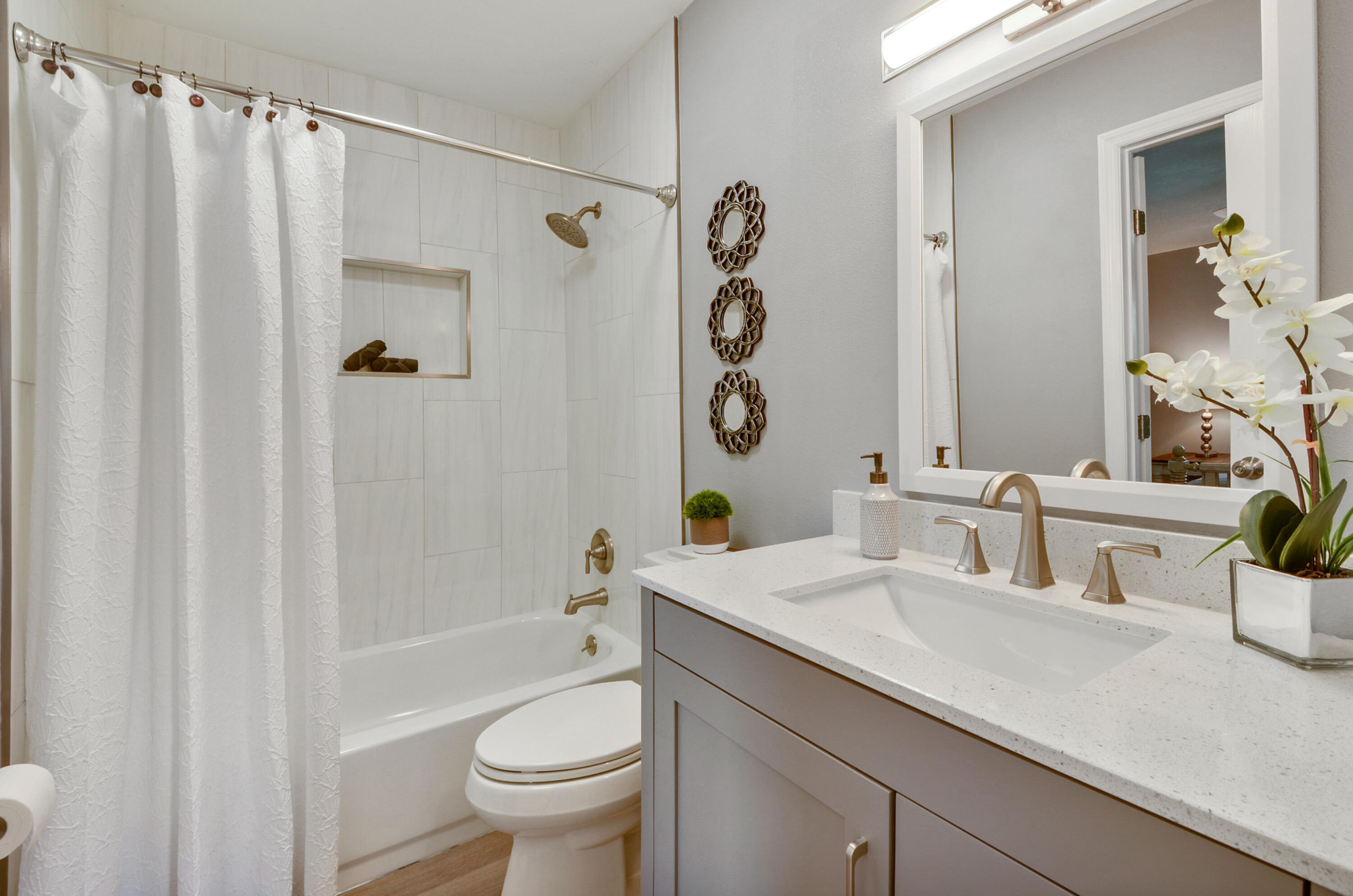 VERO LAKE ESTATES UNIT H - Residential