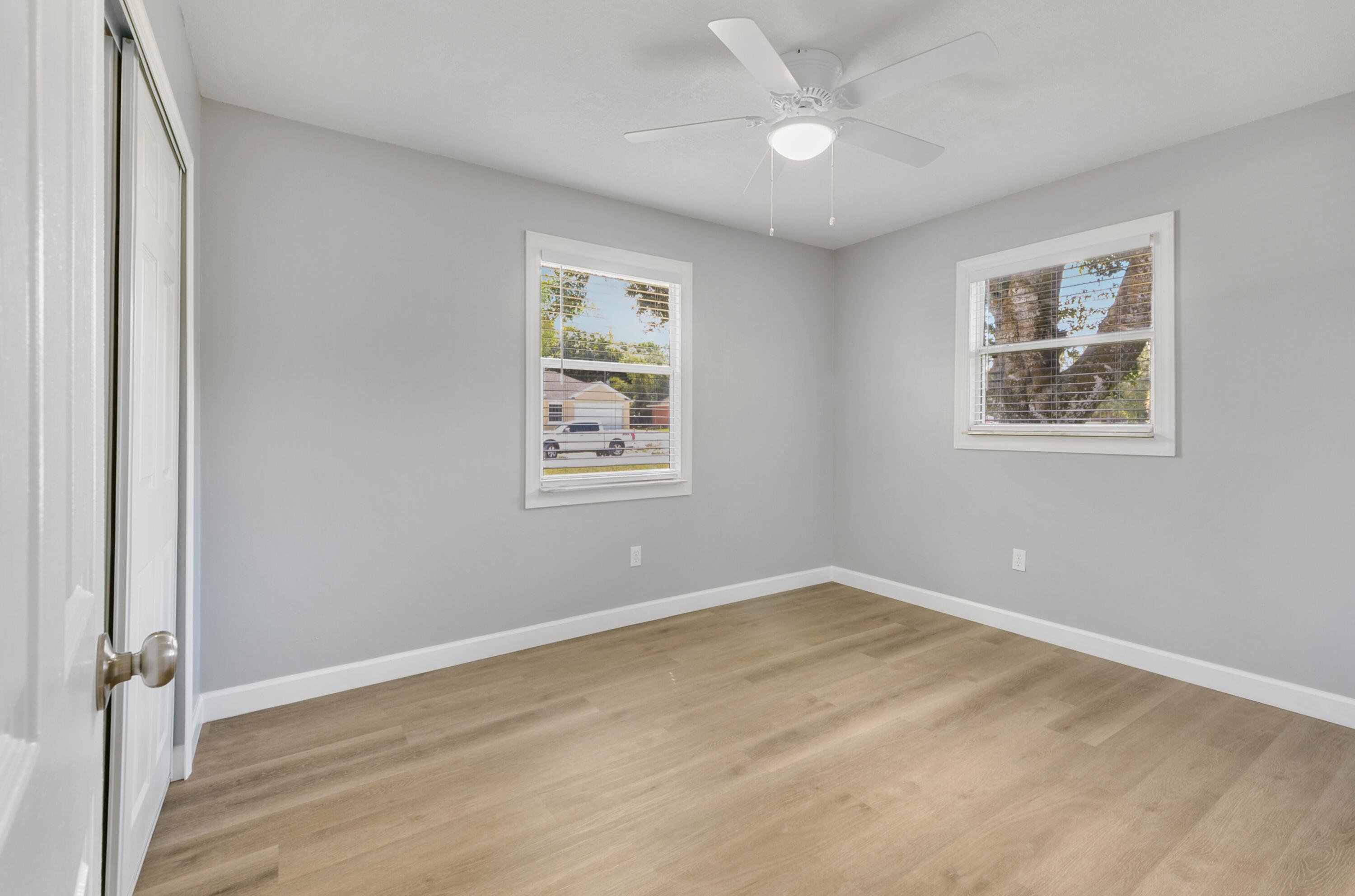VERO LAKE ESTATES UNIT H - Residential