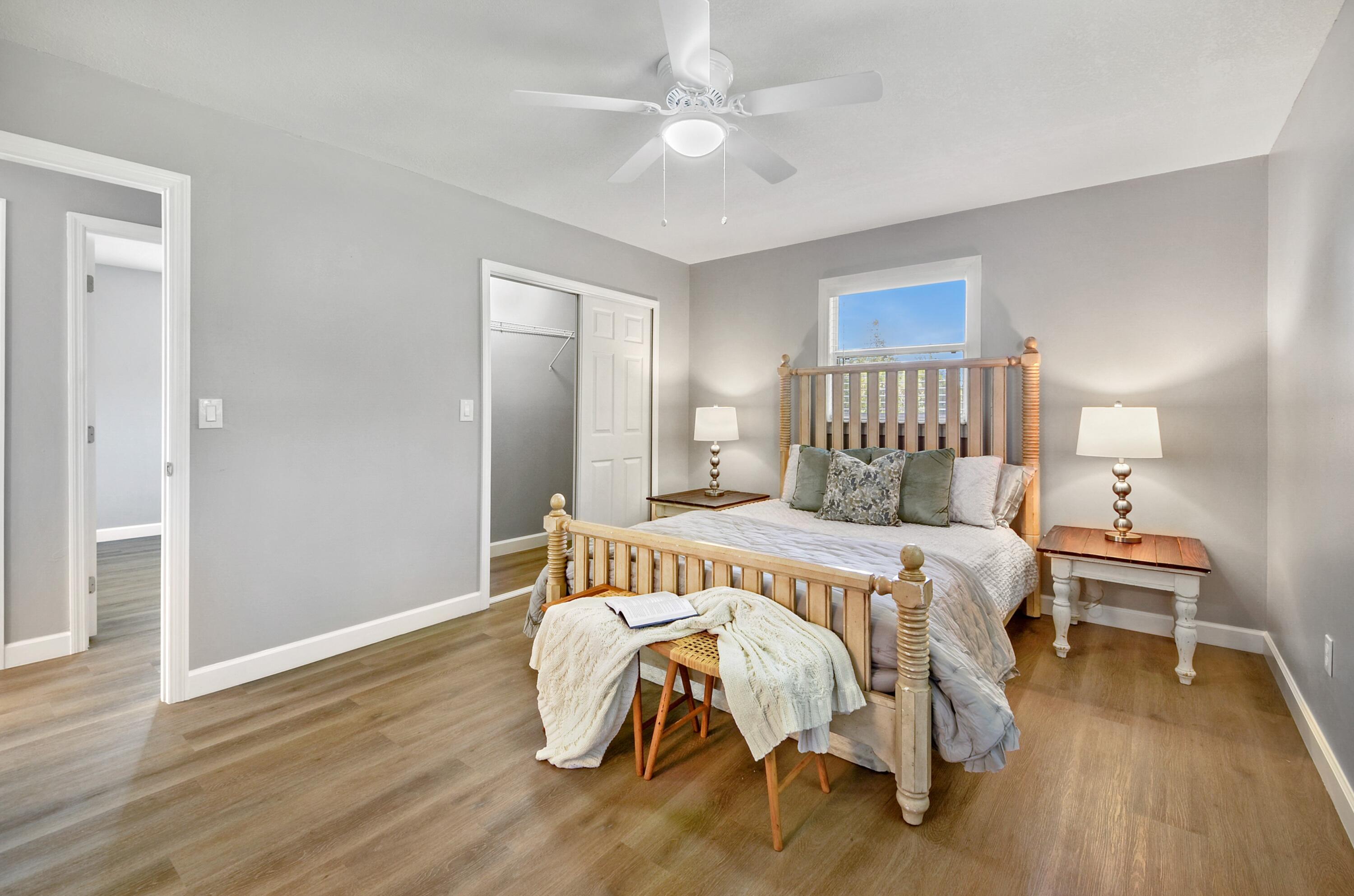 VERO LAKE ESTATES UNIT H - Residential