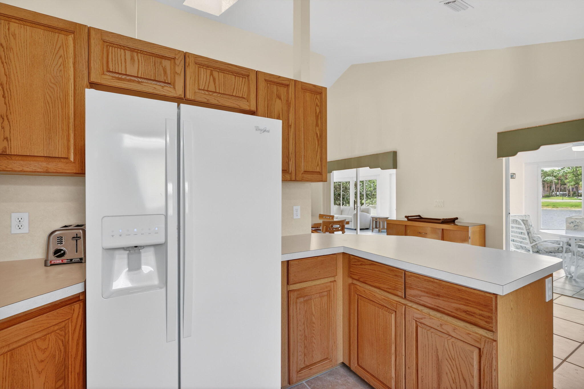 EMERALD LAKES - Residential