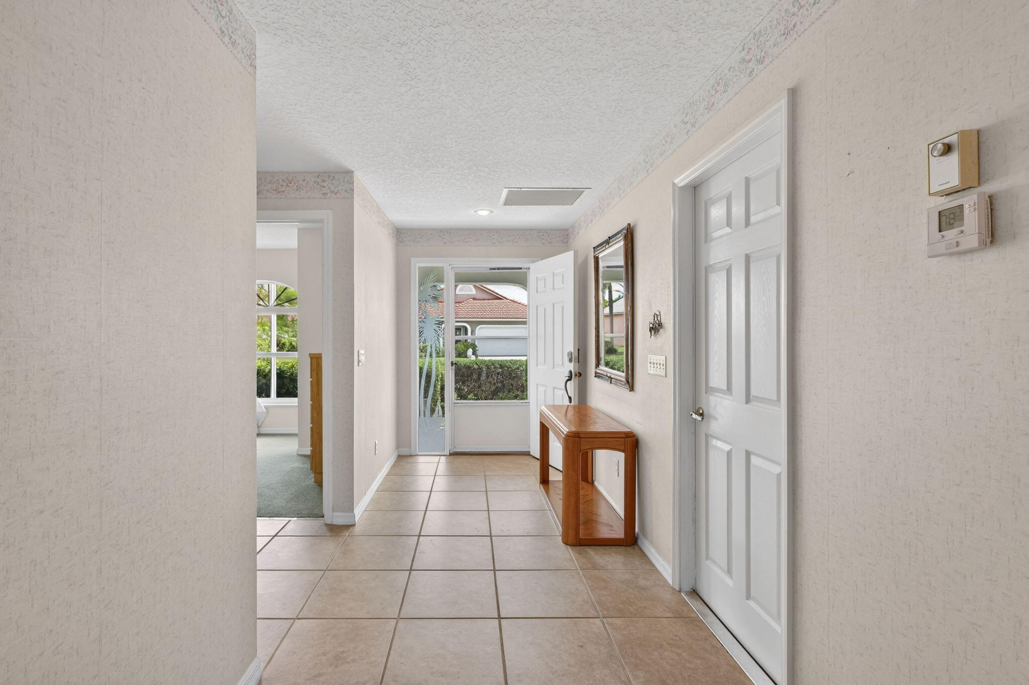 EMERALD LAKES - Residential