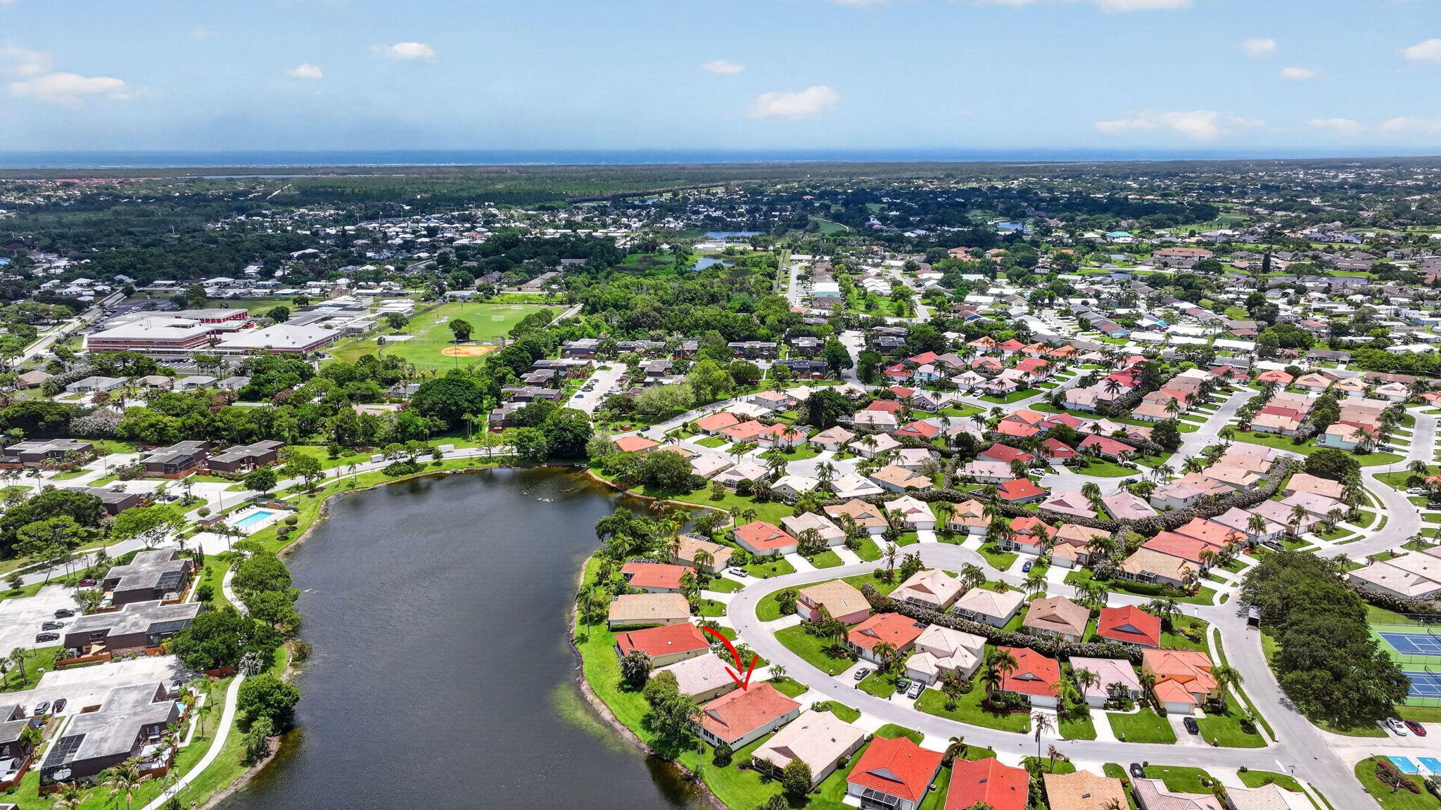 EMERALD LAKES - Residential