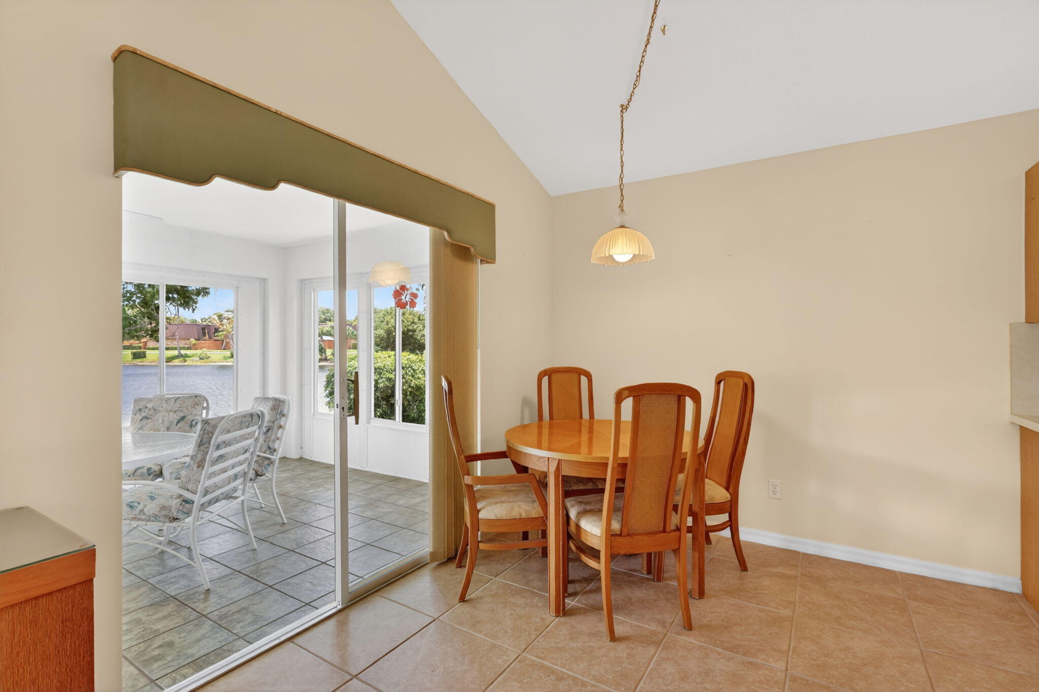 EMERALD LAKES - Residential