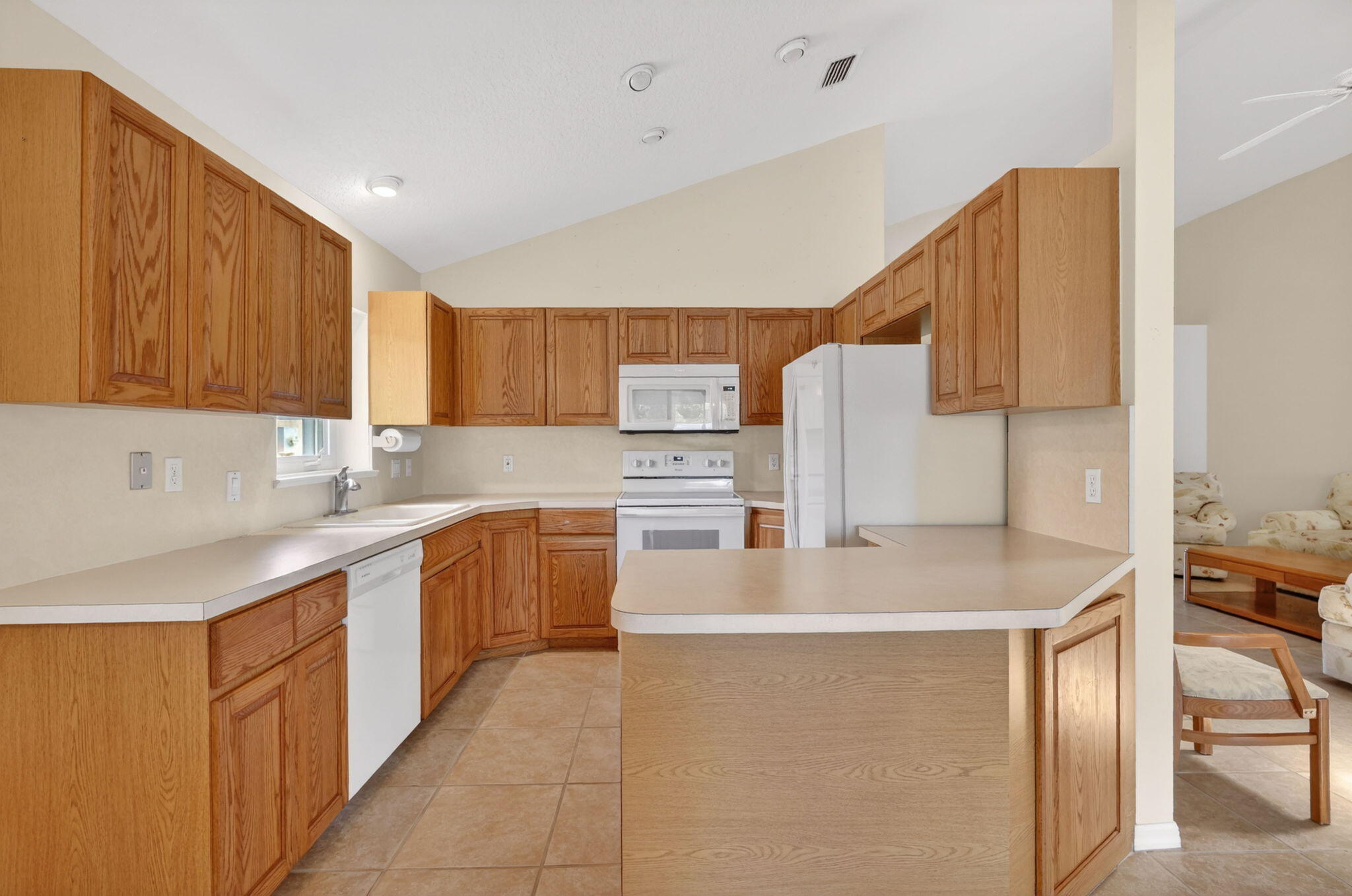EMERALD LAKES - Residential