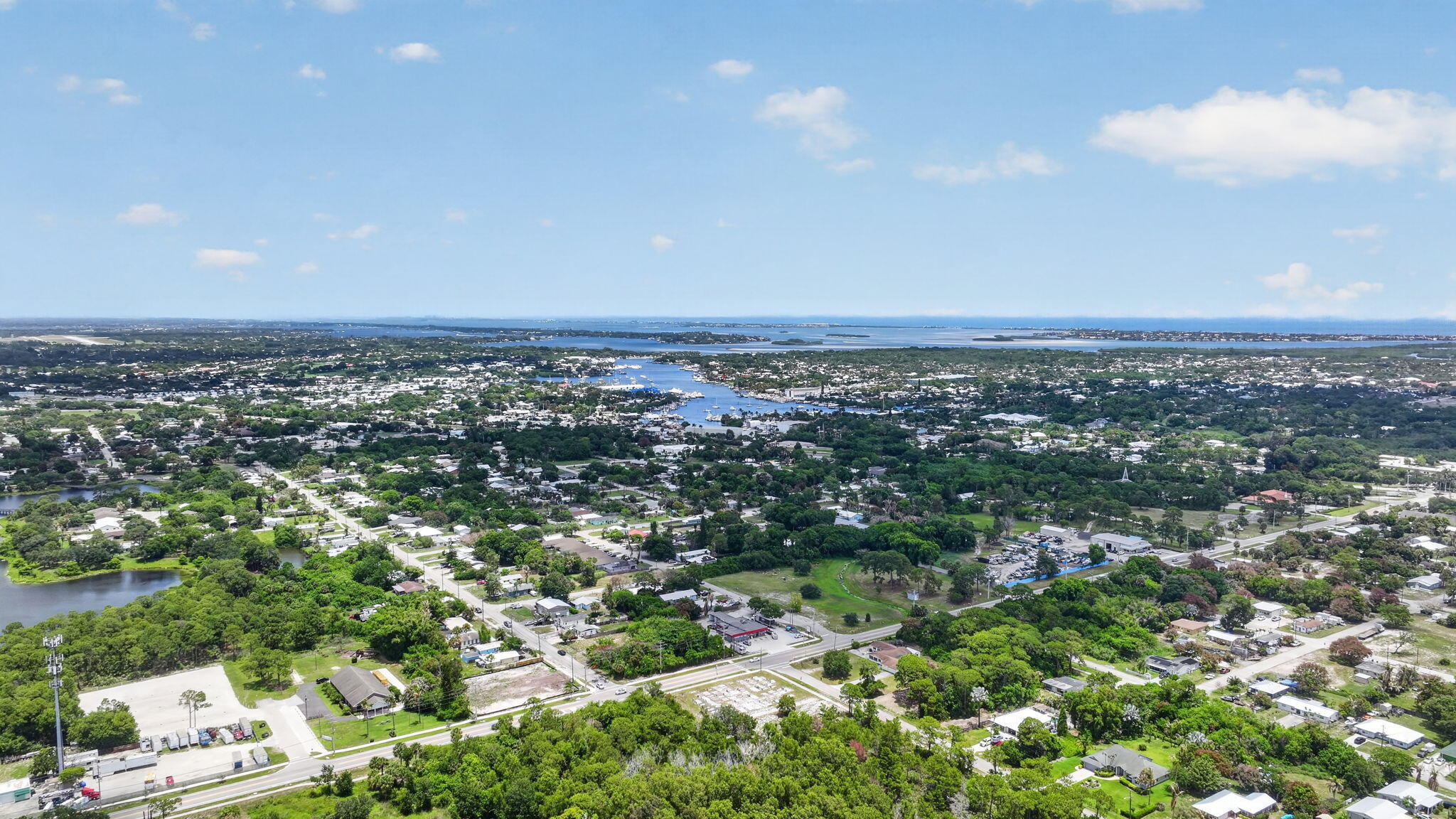 EMERALD LAKES - Residential