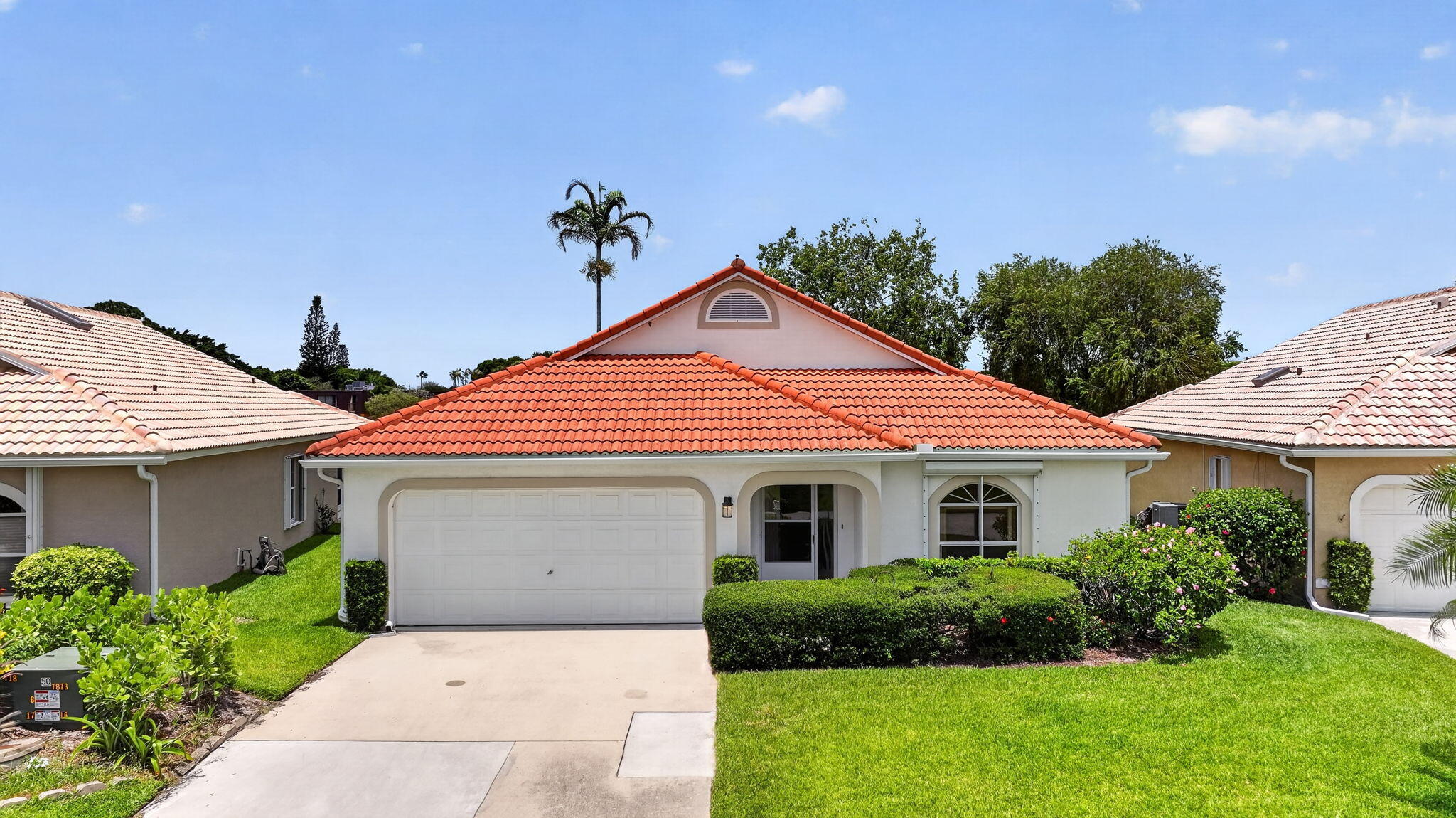 EMERALD LAKES - Residential