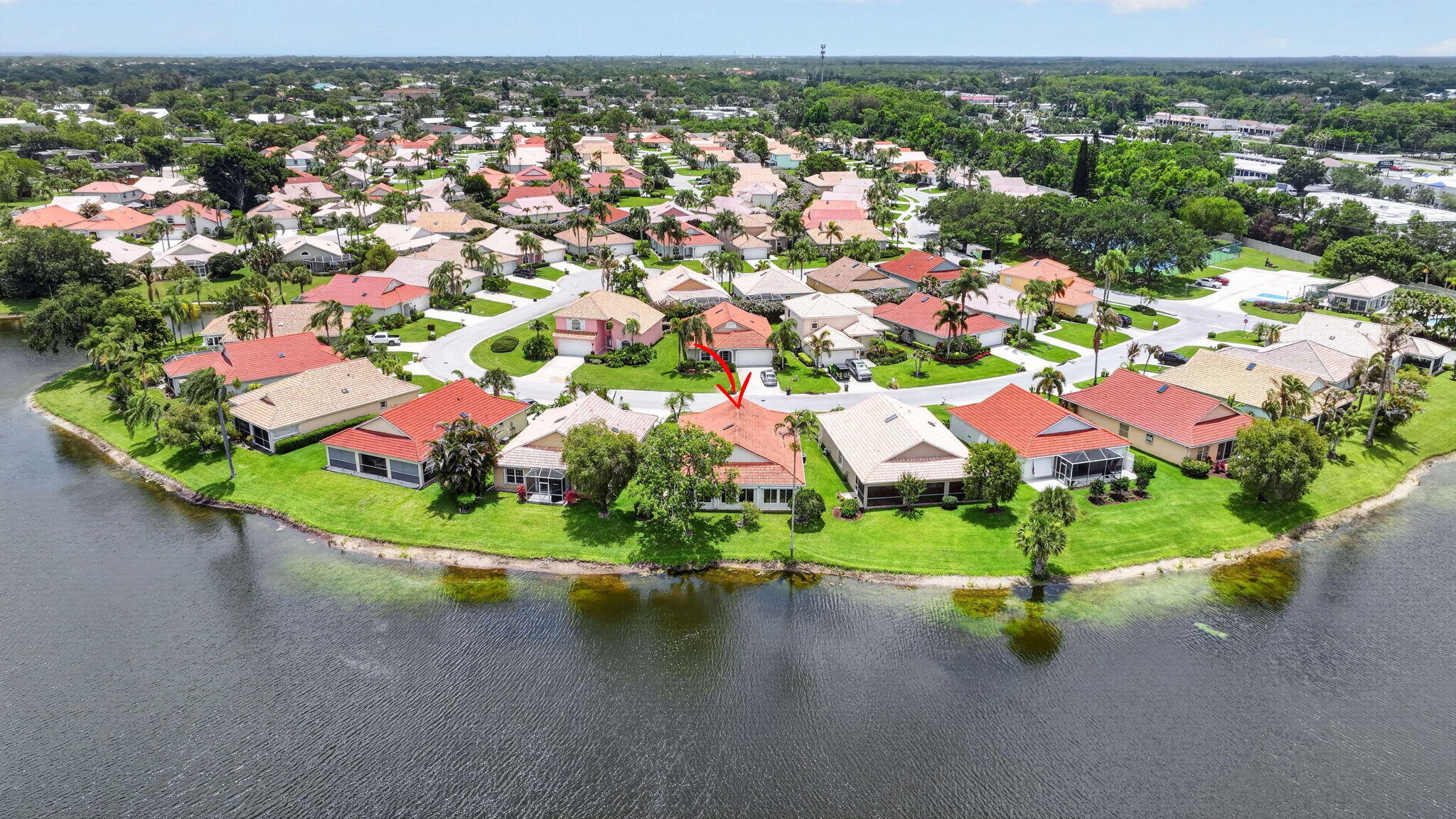 EMERALD LAKES - Residential