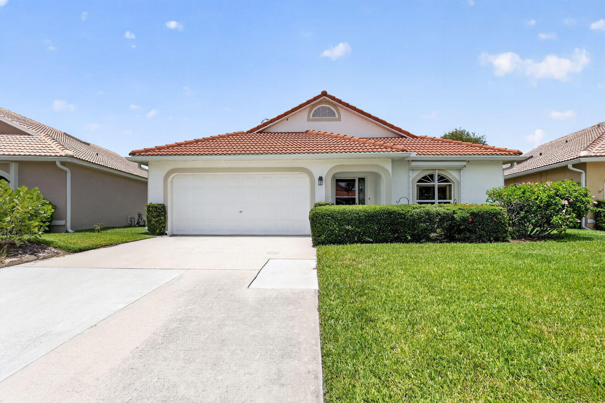 EMERALD LAKES - Residential
