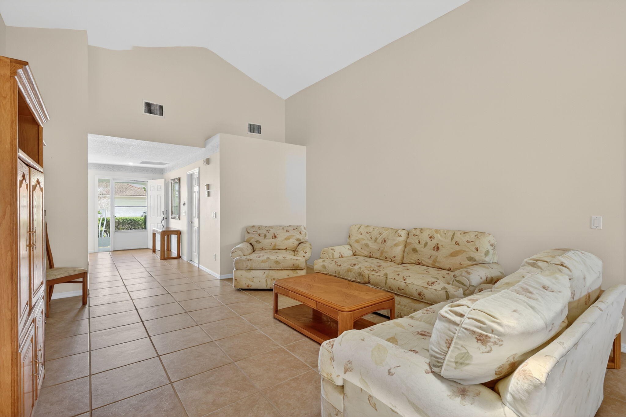 EMERALD LAKES - Residential