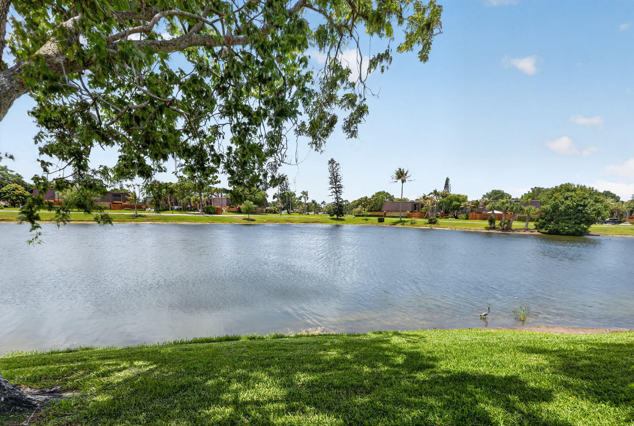 EMERALD LAKES - Residential