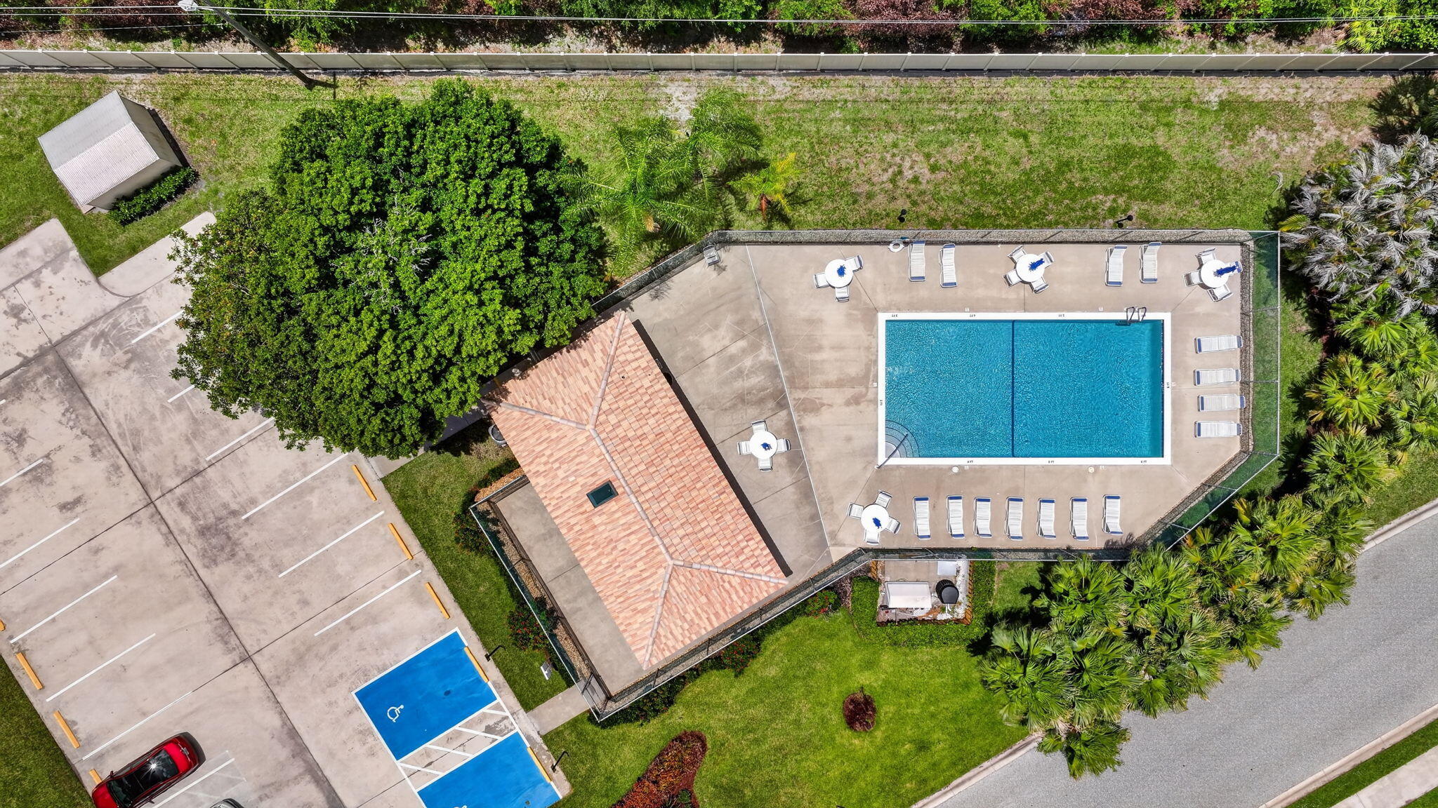 EMERALD LAKES - Residential