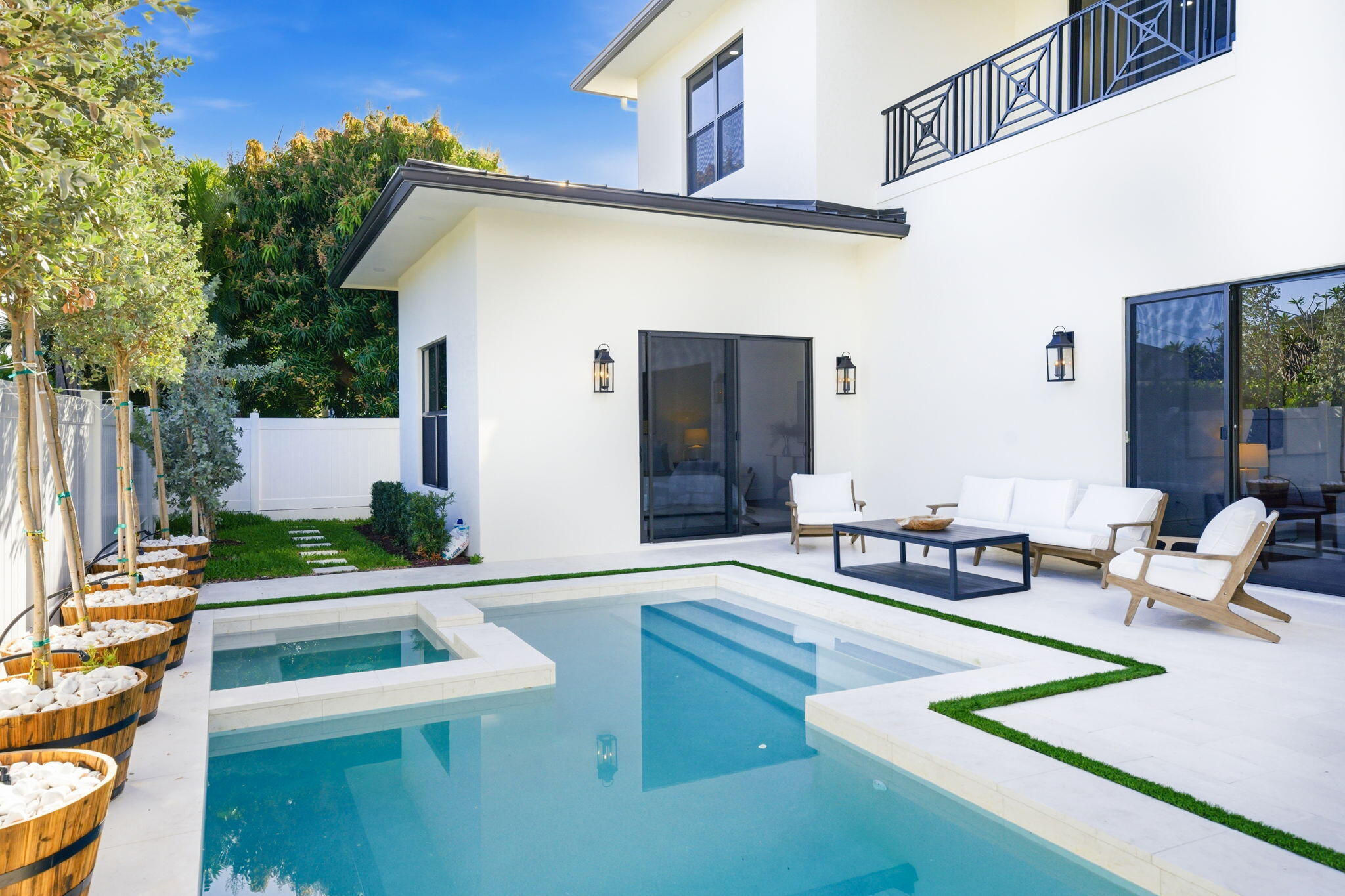 LEWIS SHORE ESTS 3 IN - Residential