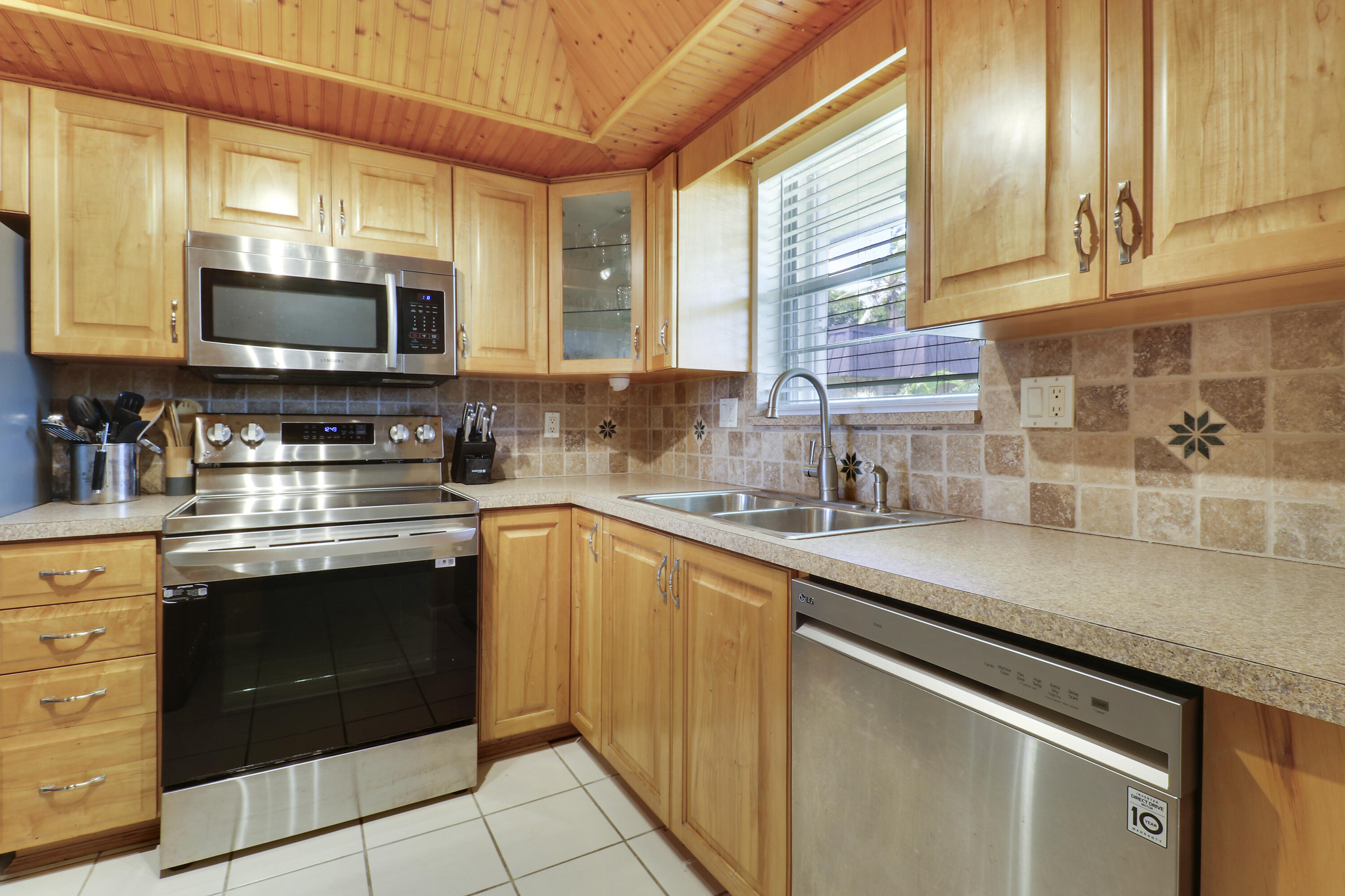 PINE GARDENS CONDO - Residential Lease