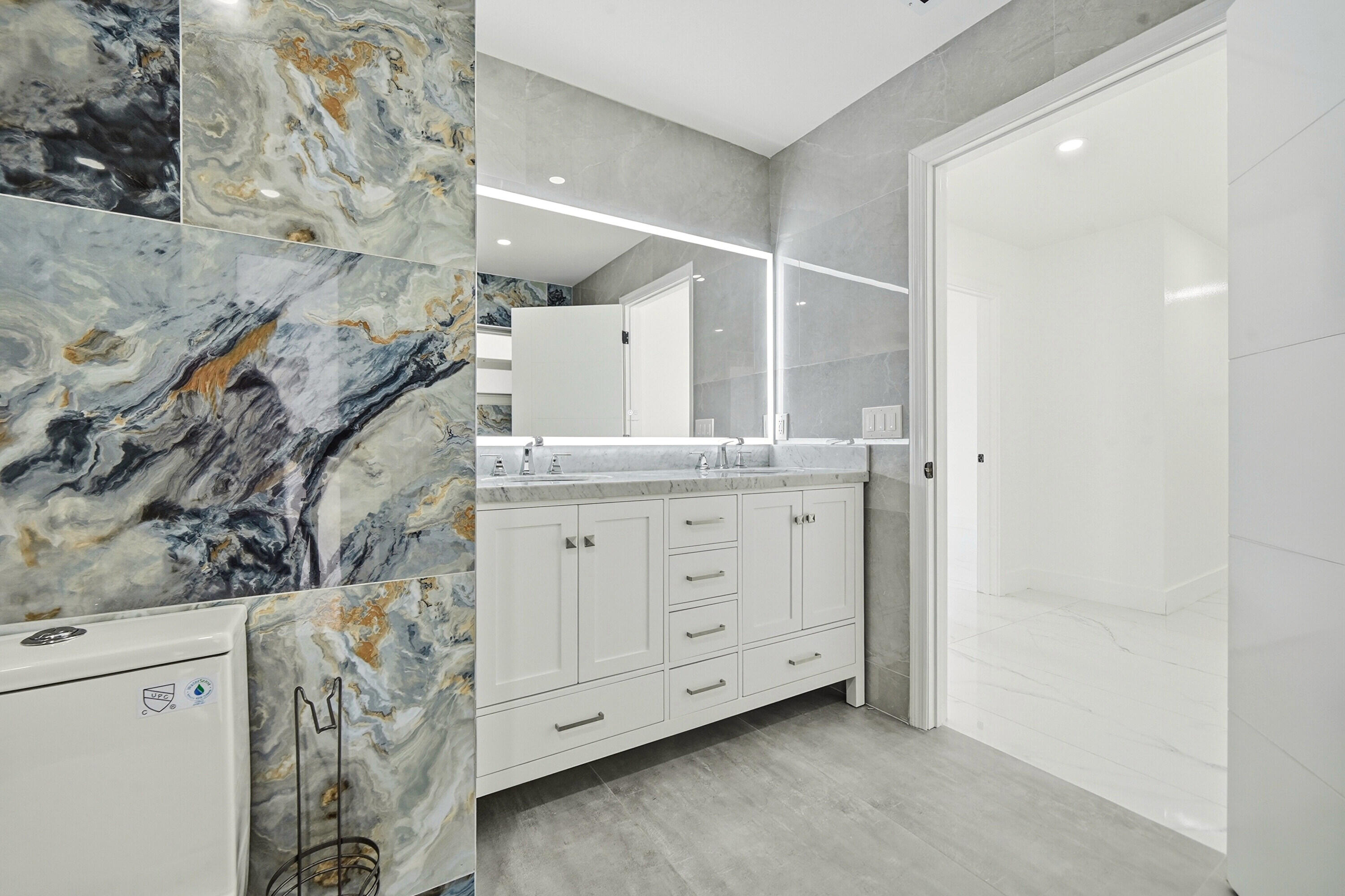 PARADISE PALMS UNIT 5 - Residential Lease