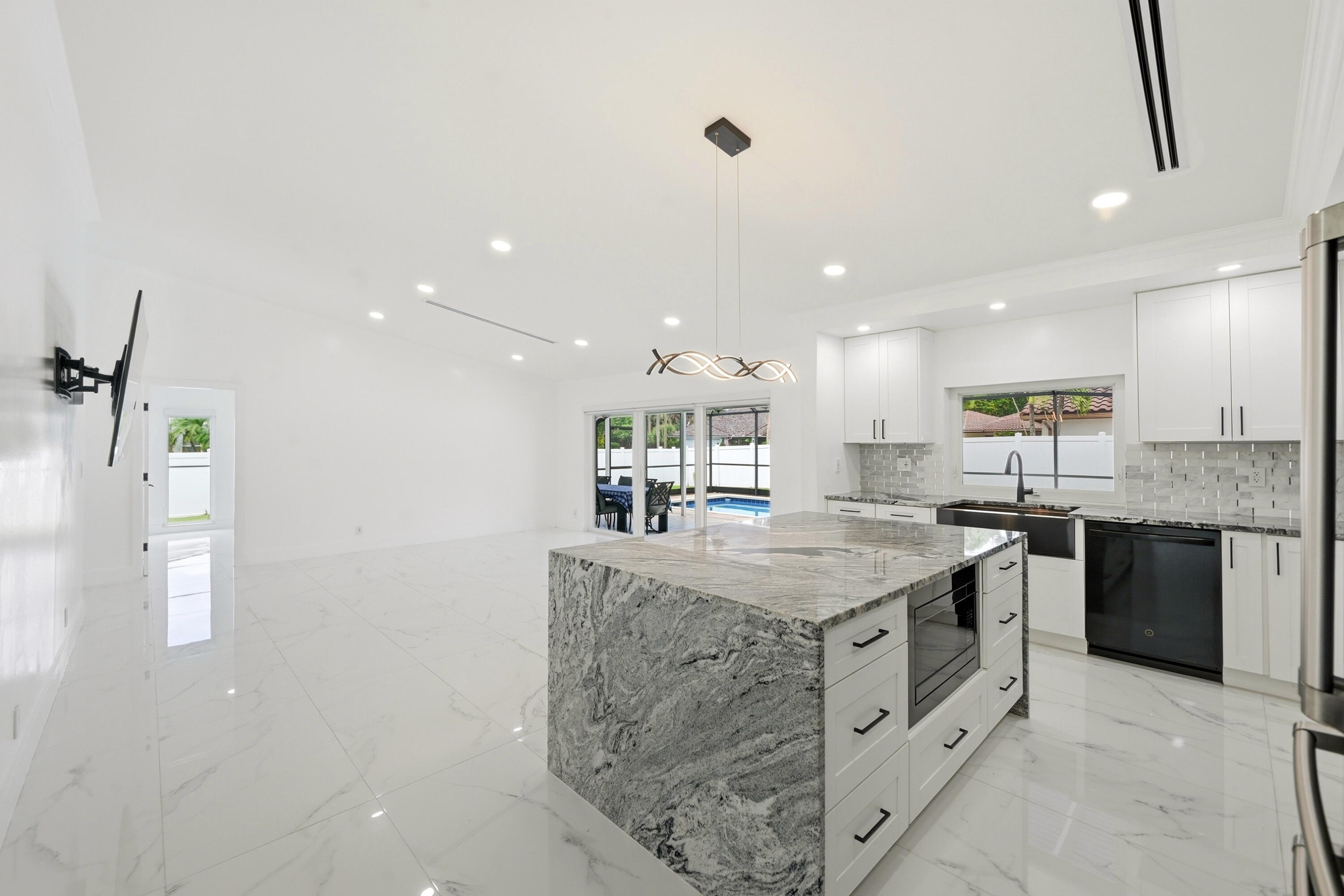 PARADISE PALMS UNIT 5 - Residential Lease