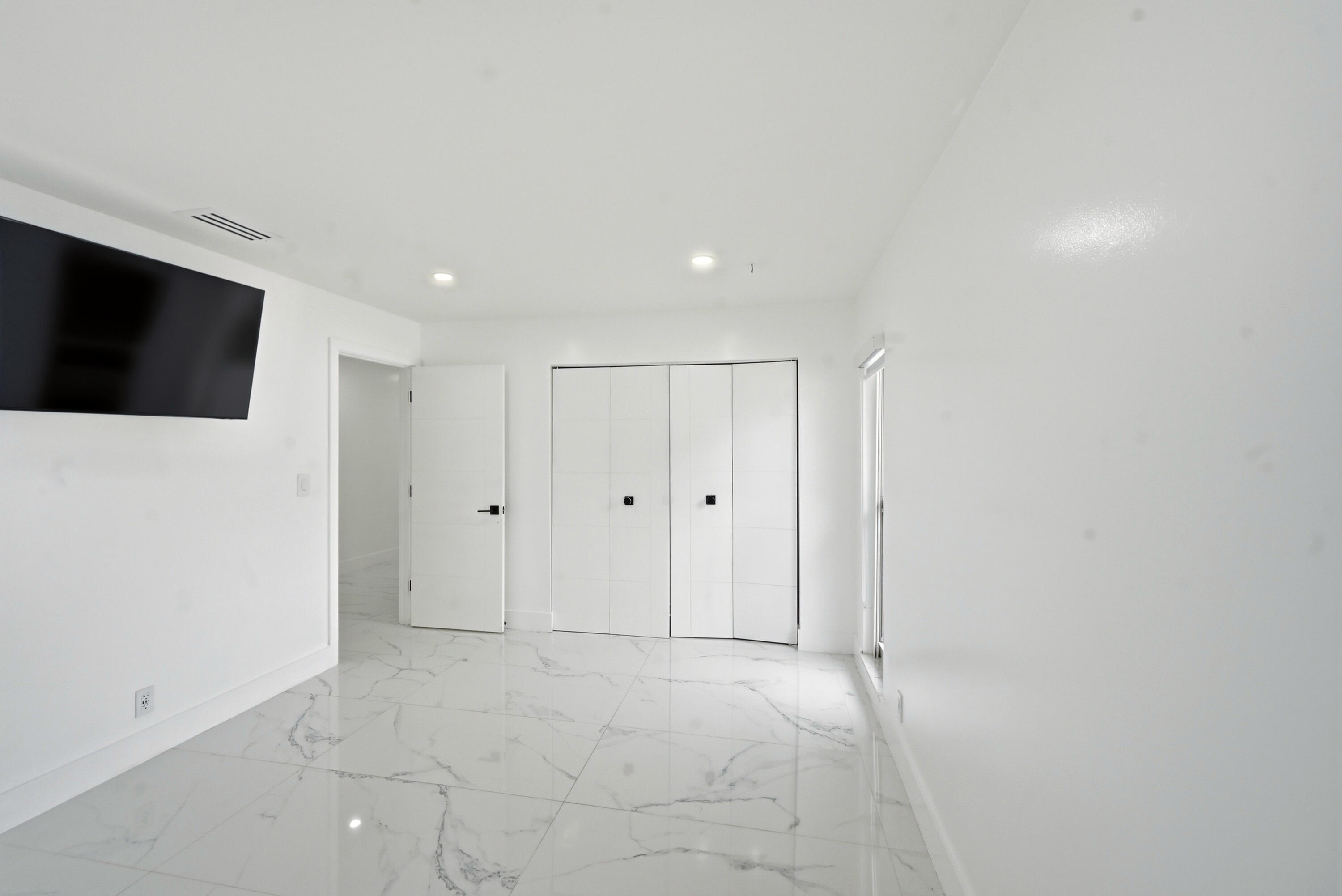 PARADISE PALMS UNIT 5 - Residential Lease