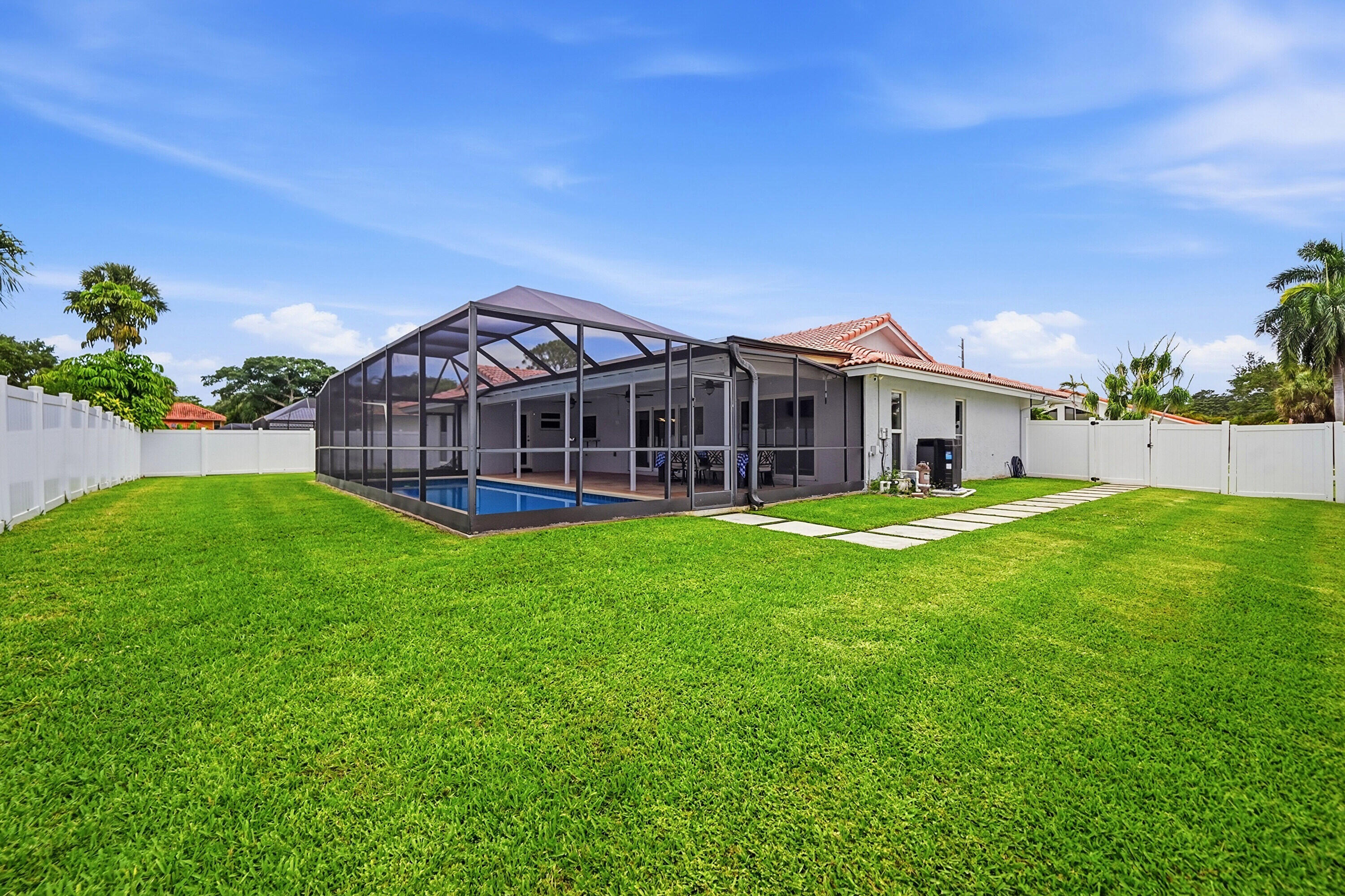PARADISE PALMS UNIT 5 - Residential Lease