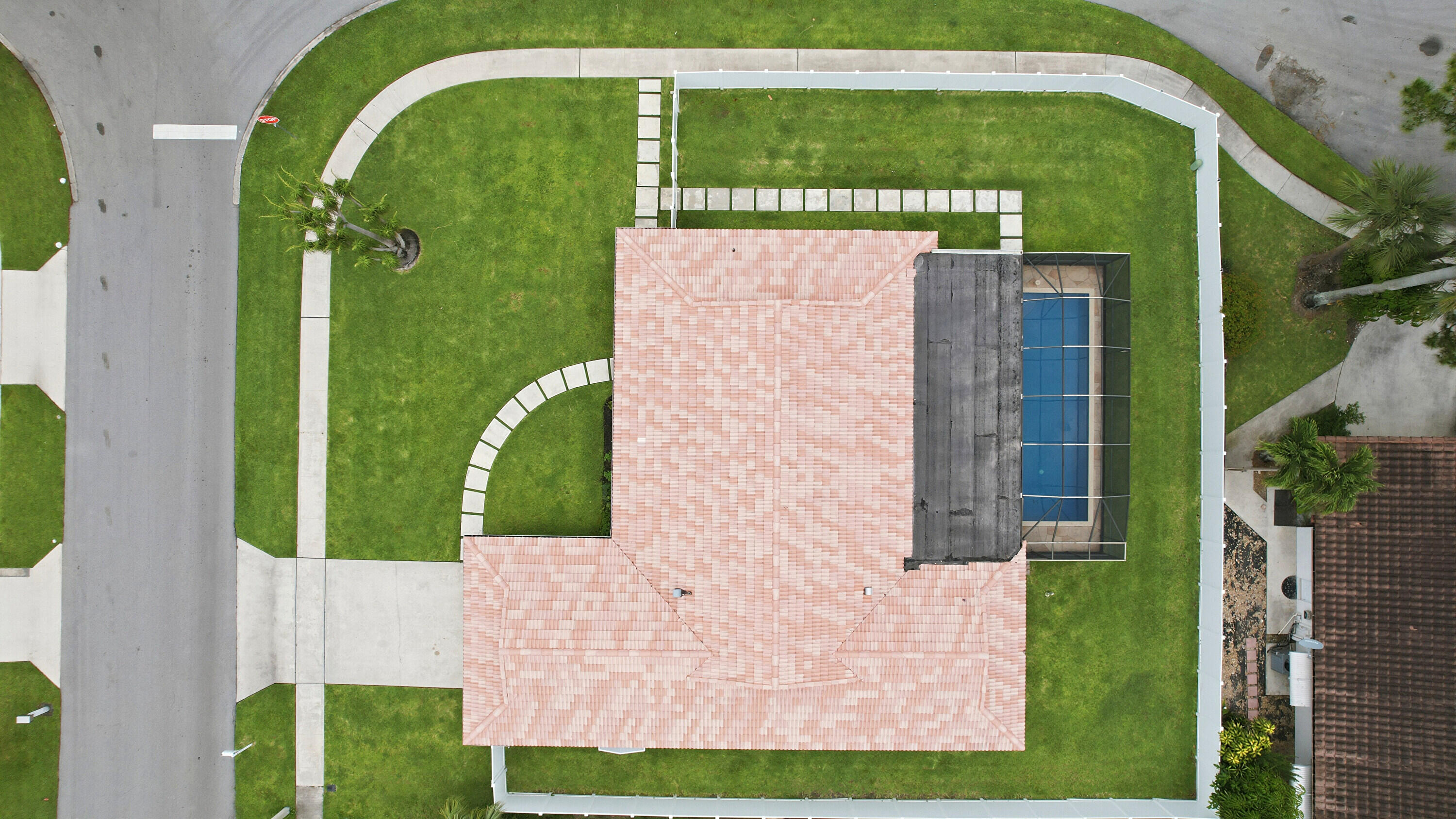 PARADISE PALMS UNIT 5 - Residential Lease