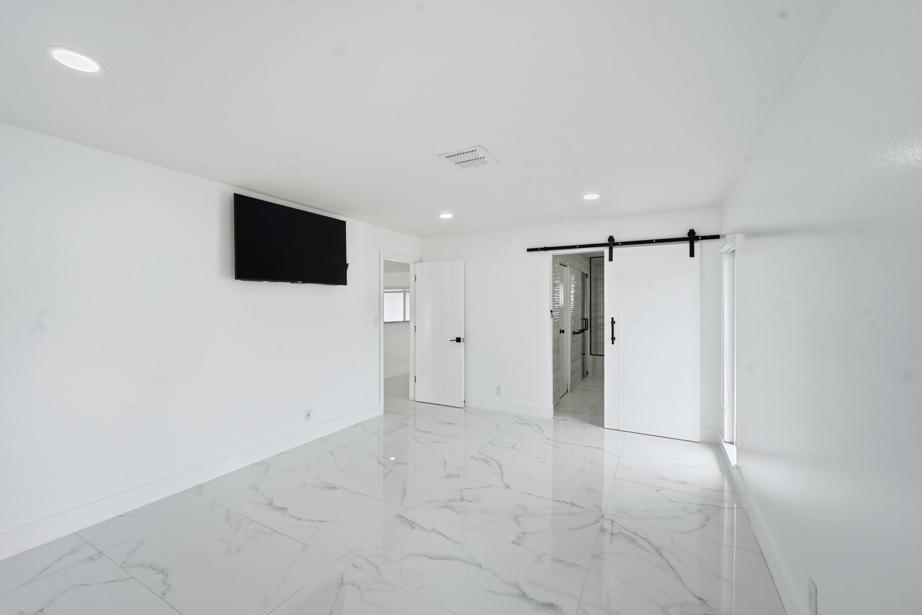 PARADISE PALMS UNIT 5 - Residential Lease