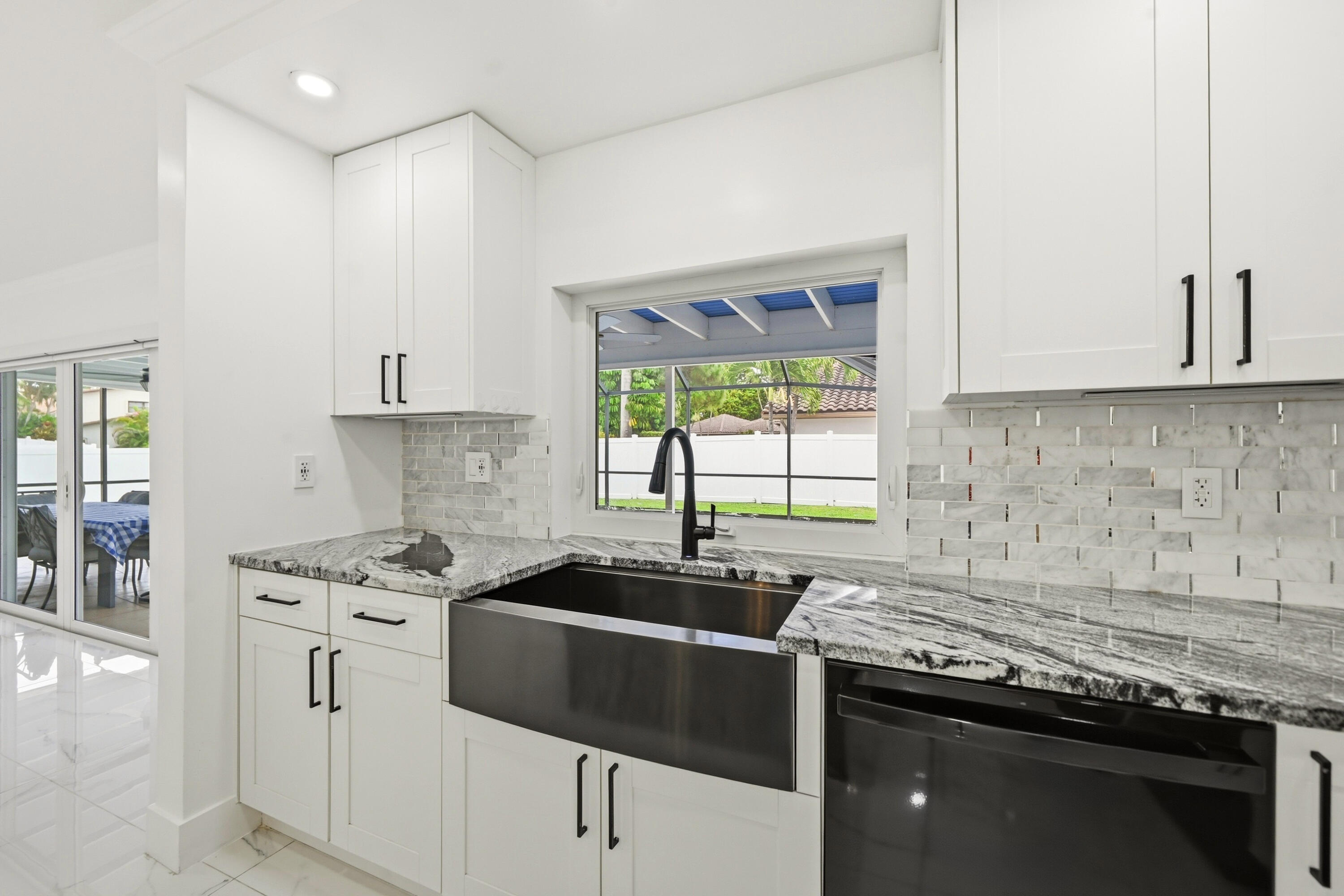 PARADISE PALMS UNIT 5 - Residential Lease