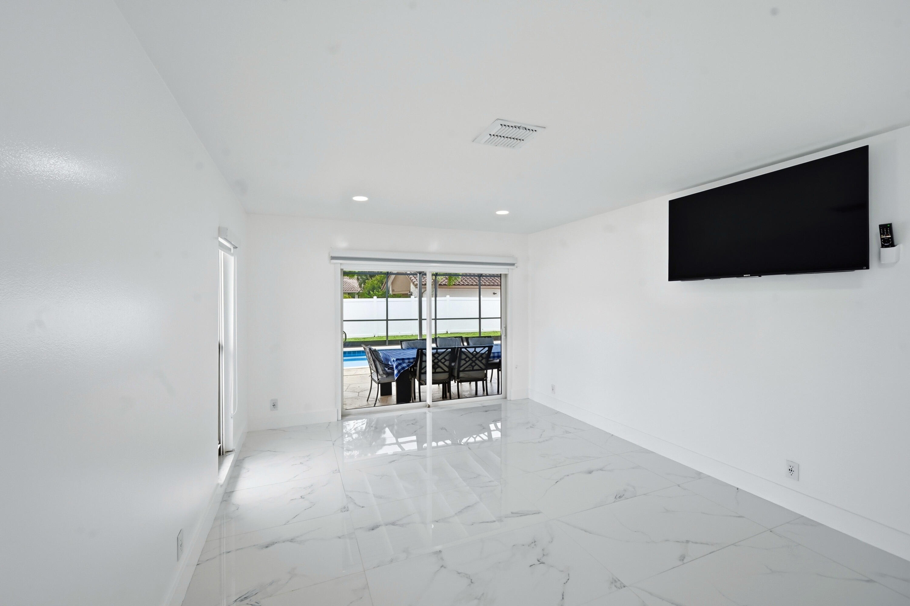 PARADISE PALMS UNIT 5 - Residential Lease