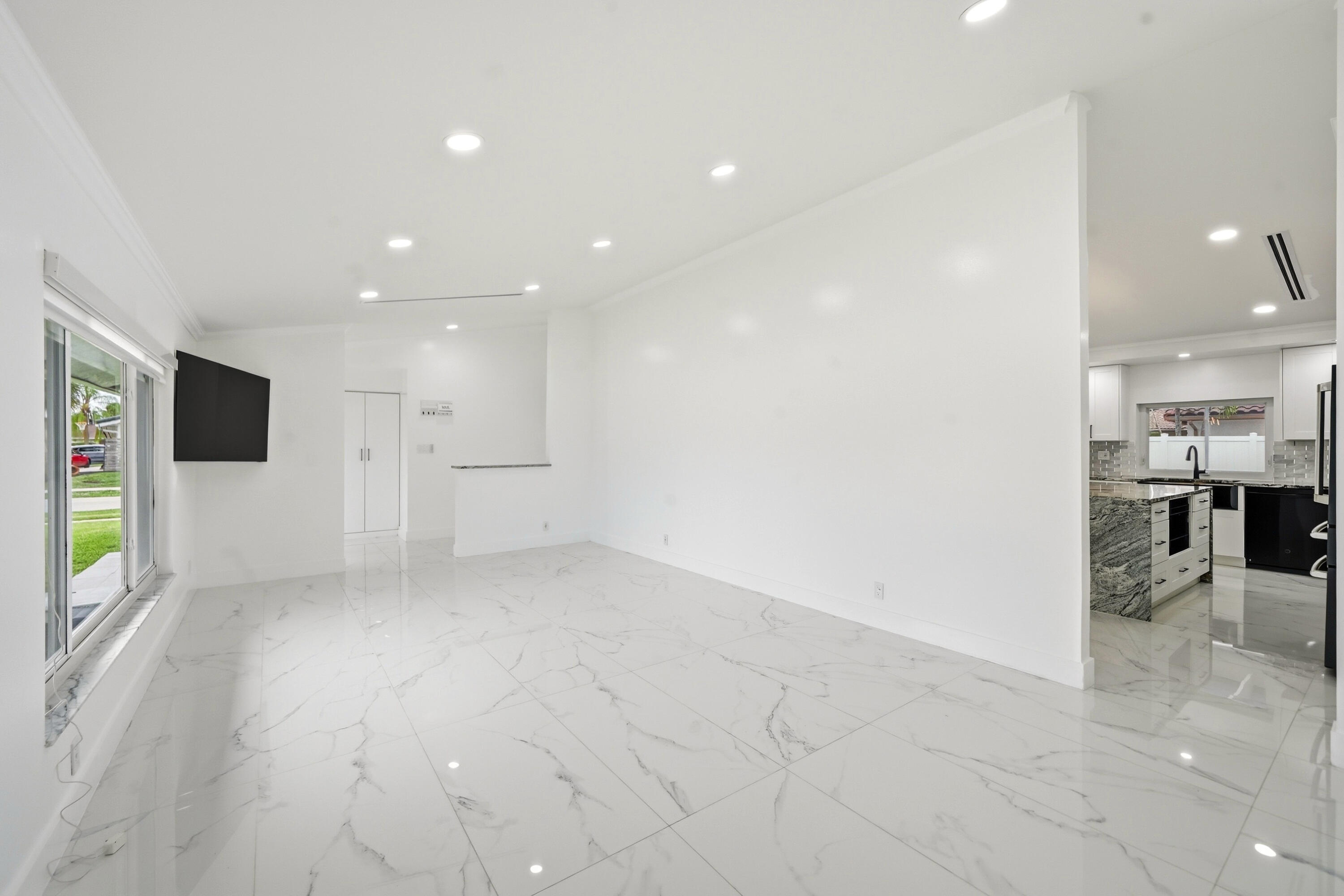 PARADISE PALMS UNIT 5 - Residential Lease