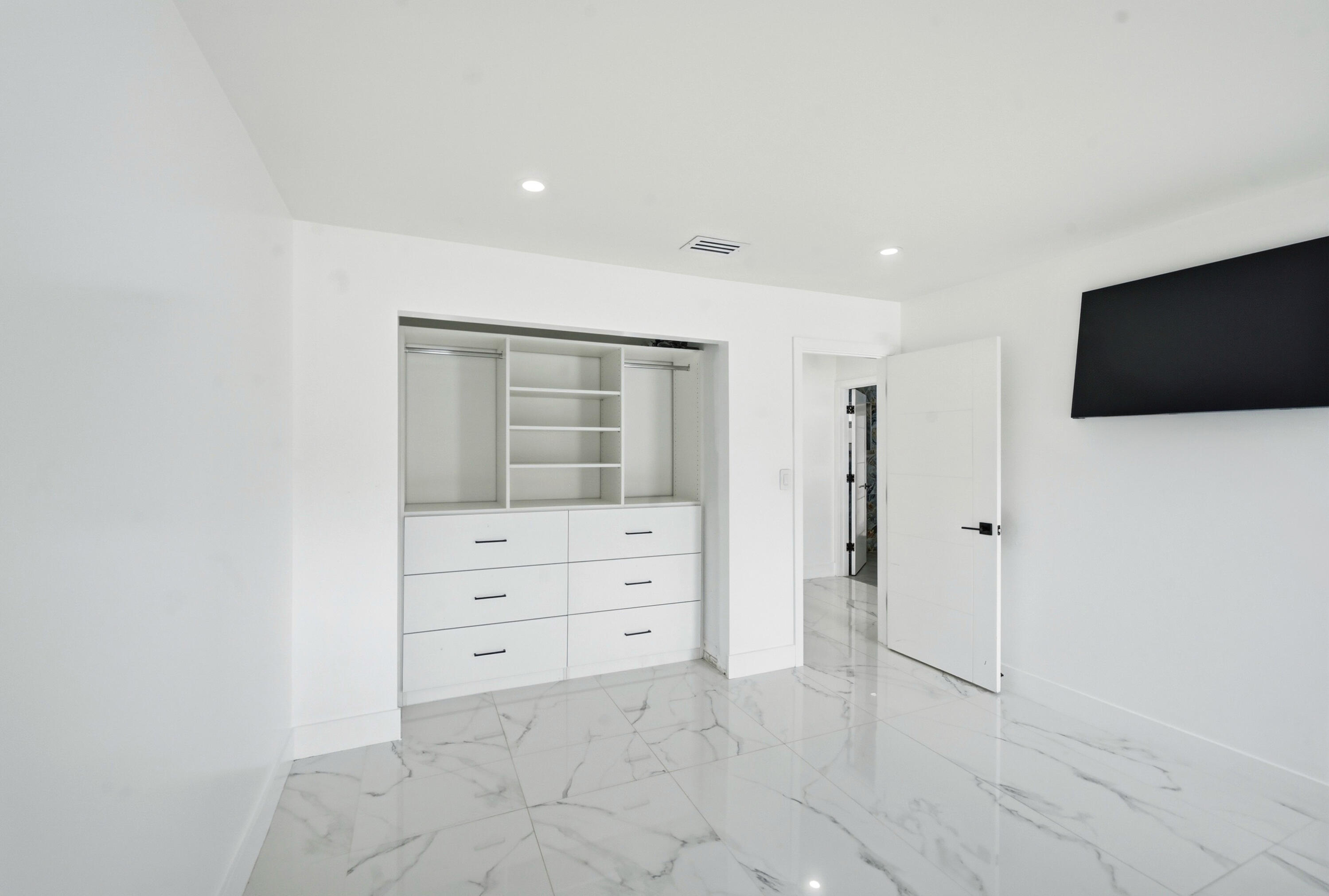 PARADISE PALMS UNIT 5 - Residential Lease