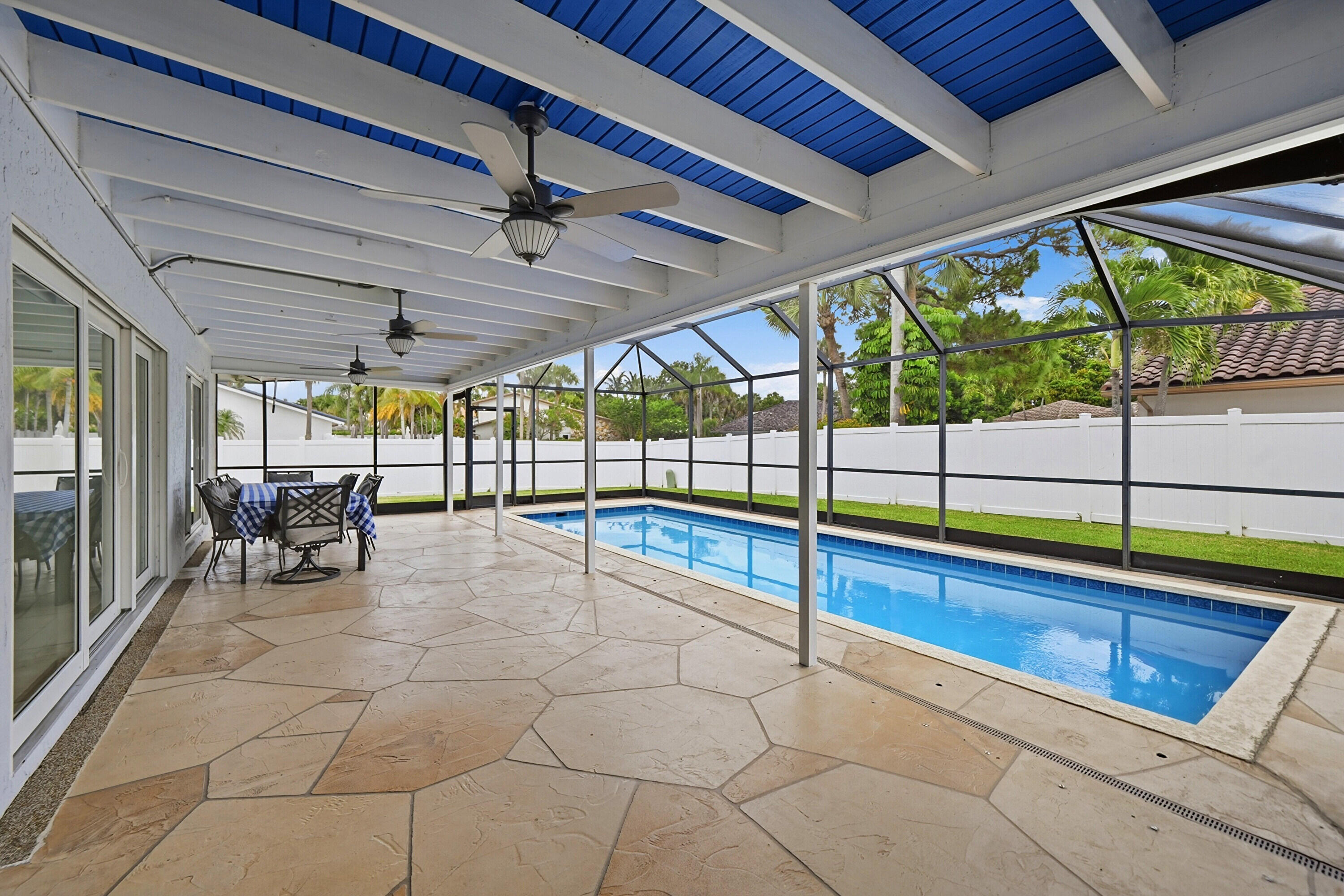 PARADISE PALMS UNIT 5 - Residential Lease