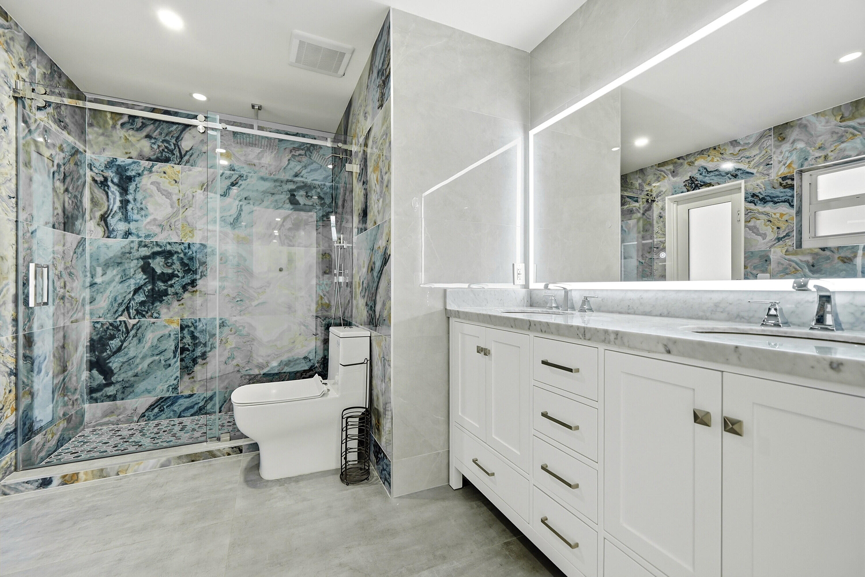 PARADISE PALMS UNIT 5 - Residential Lease