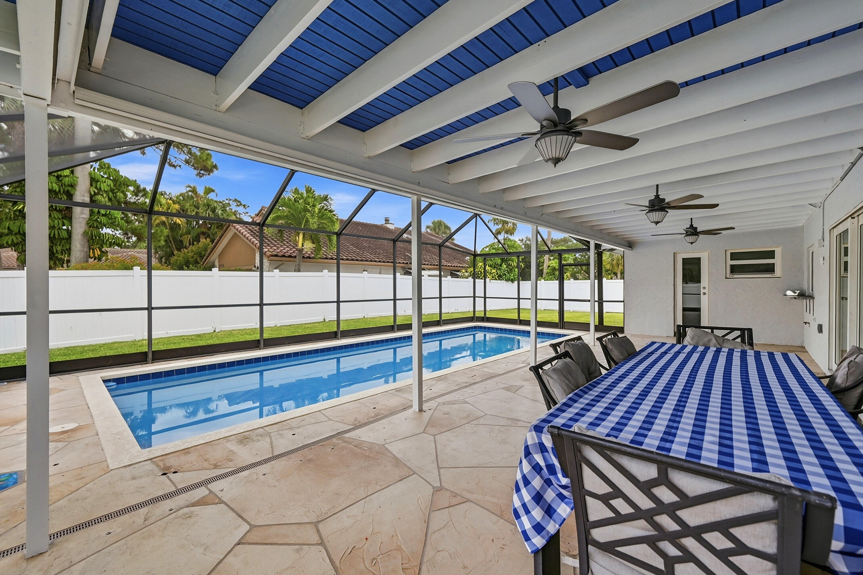 PARADISE PALMS UNIT 5 - Residential Lease