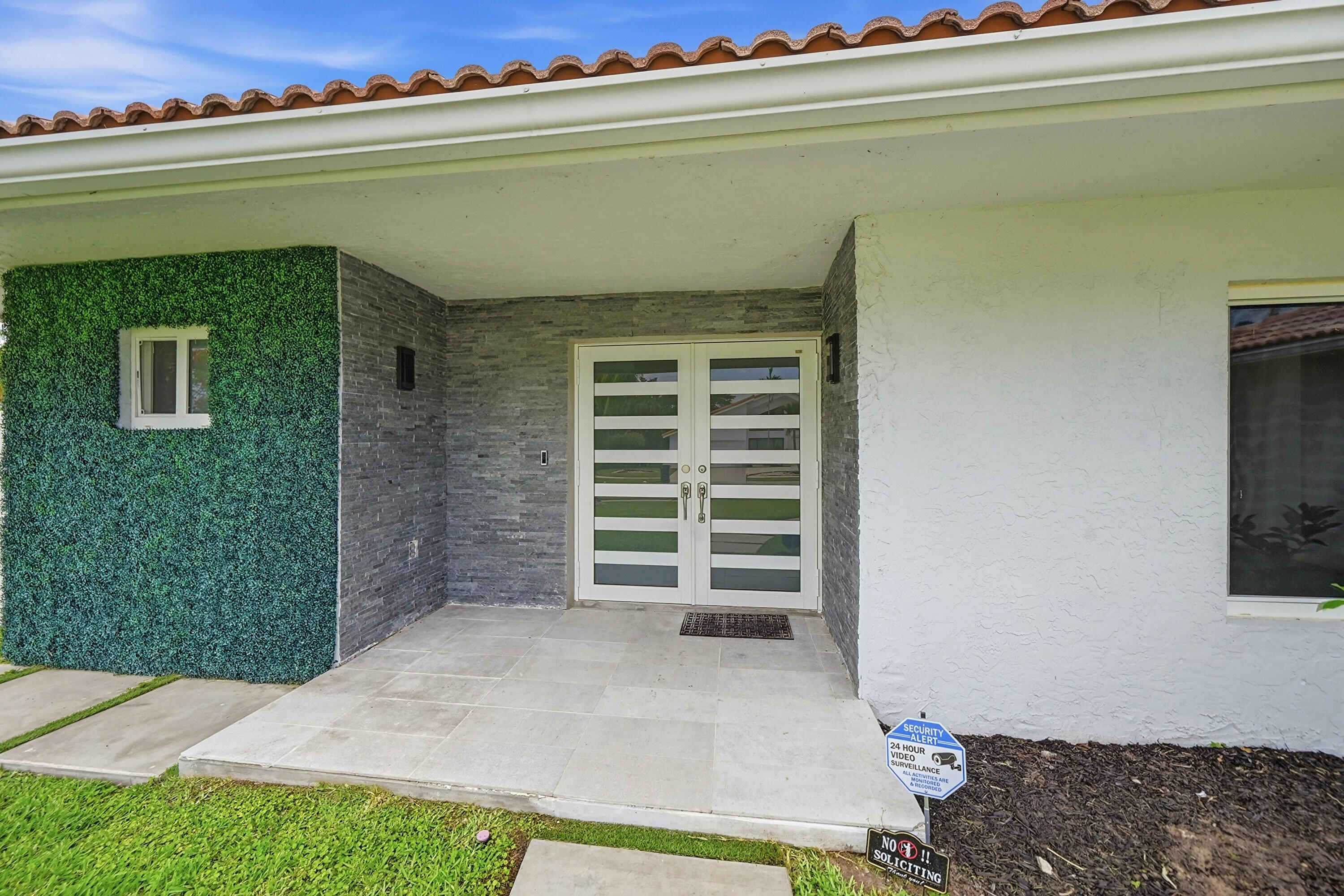 PARADISE PALMS UNIT 5 - Residential Lease