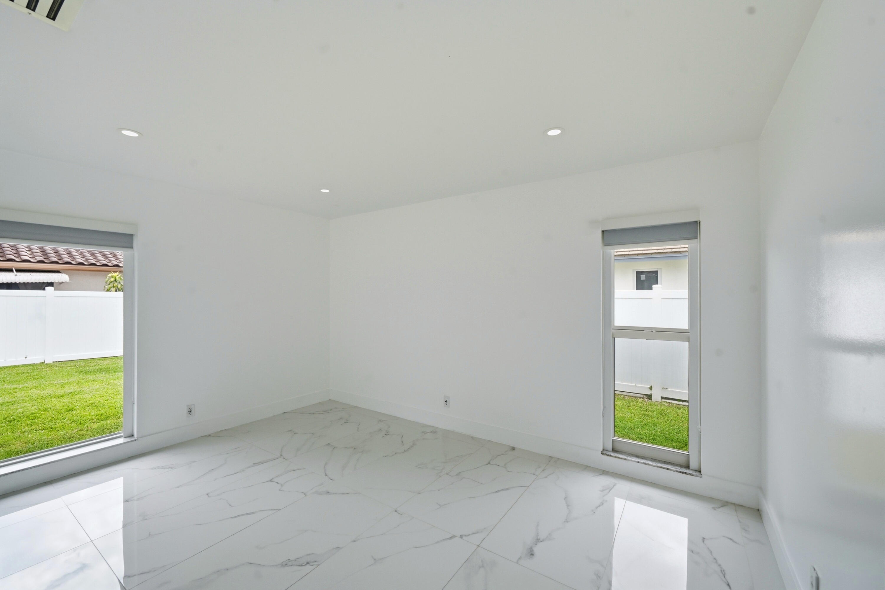 PARADISE PALMS UNIT 5 - Residential Lease