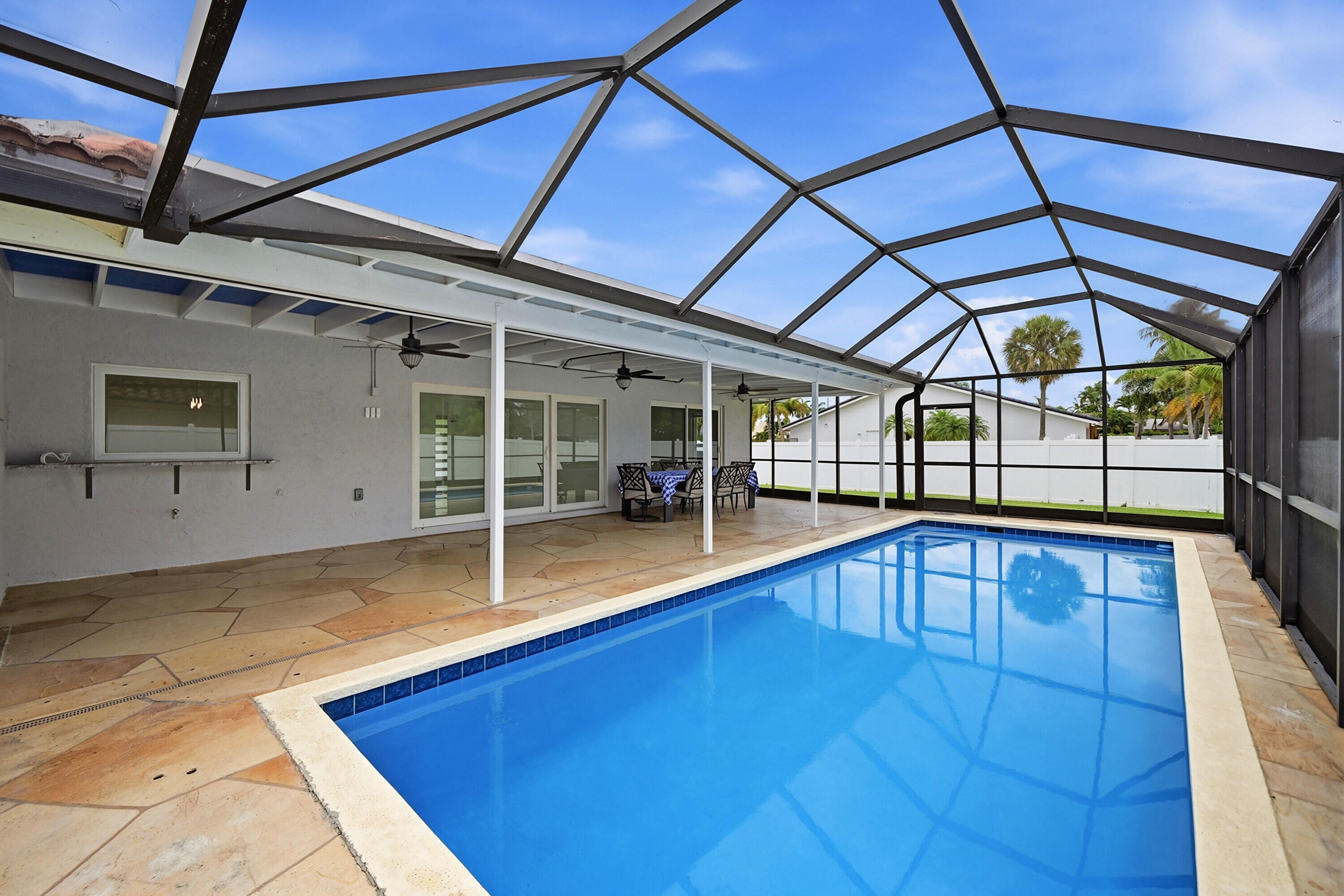 PARADISE PALMS UNIT 5 - Residential Lease