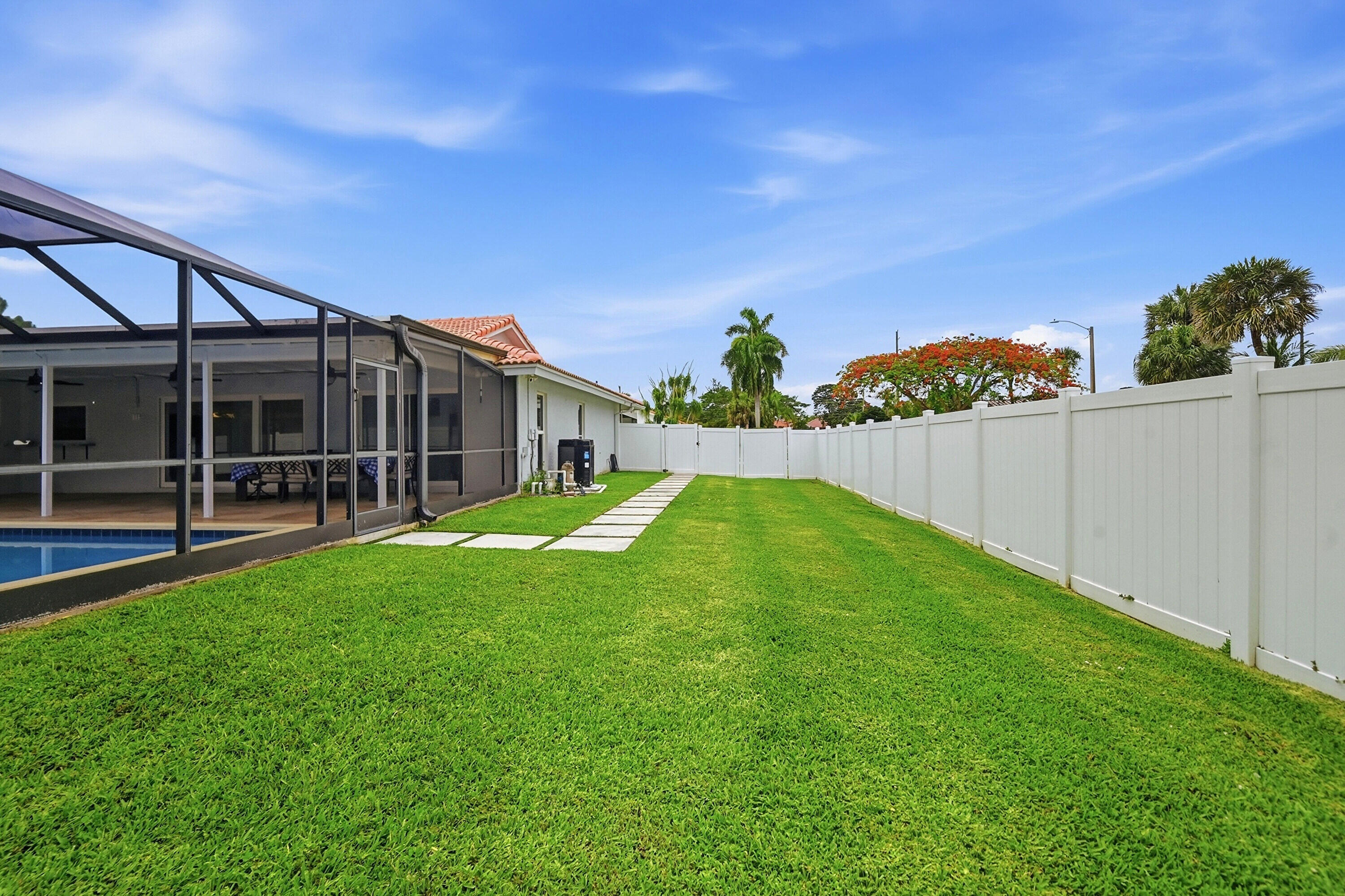 PARADISE PALMS UNIT 5 - Residential Lease