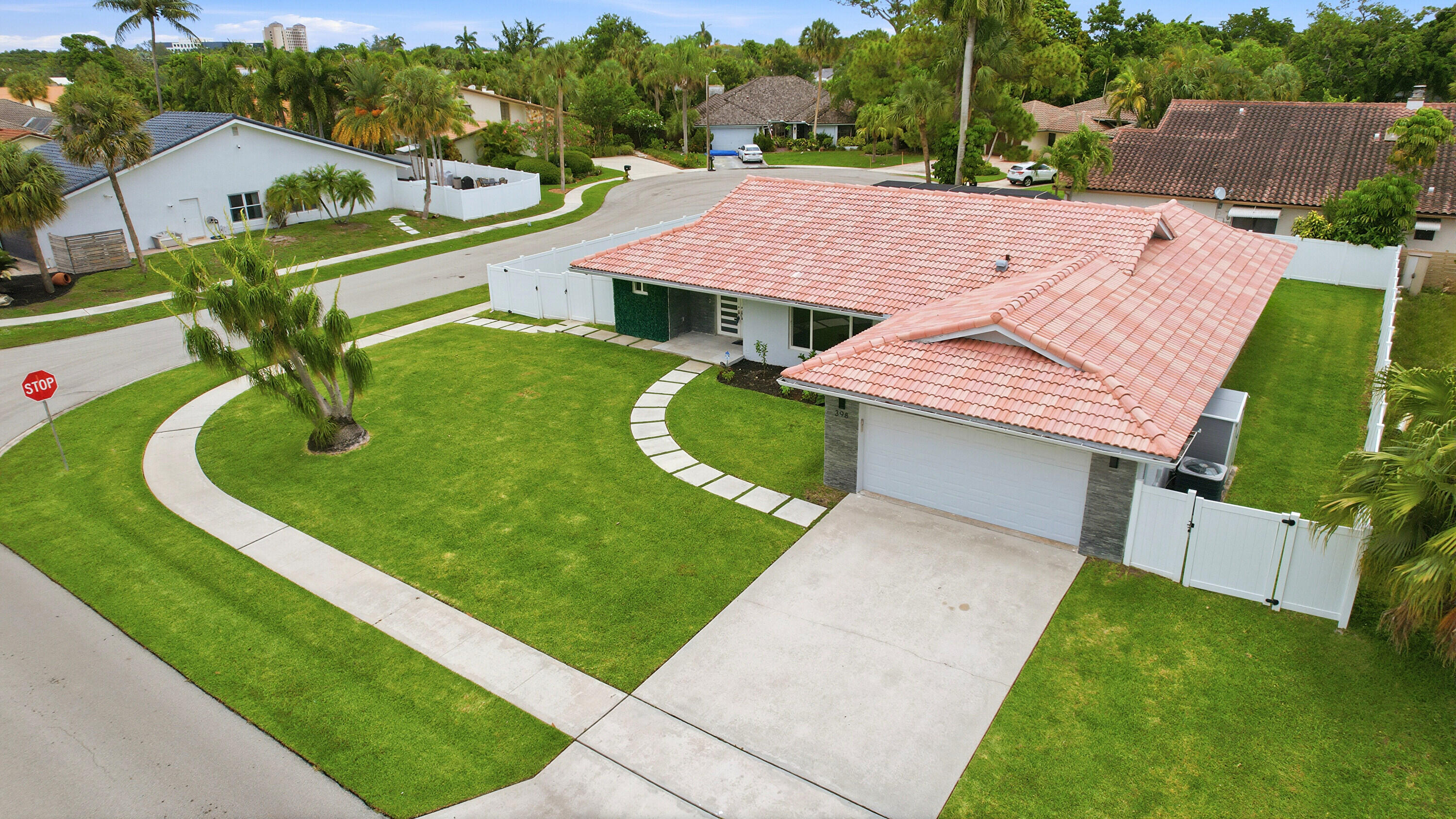 PARADISE PALMS UNIT 5 - Residential Lease