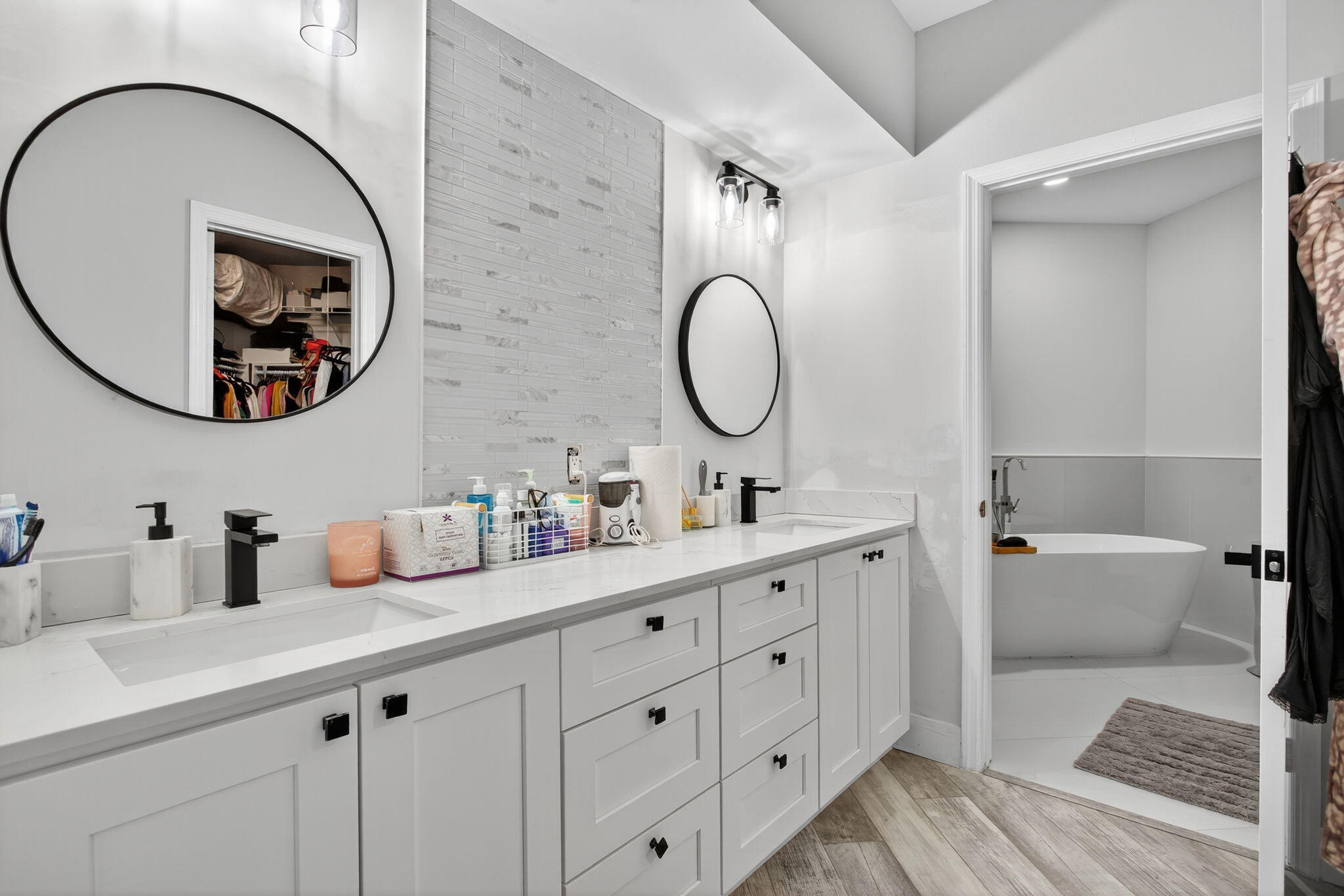 GLEN CONDOMINIUM 1 - Residential Lease