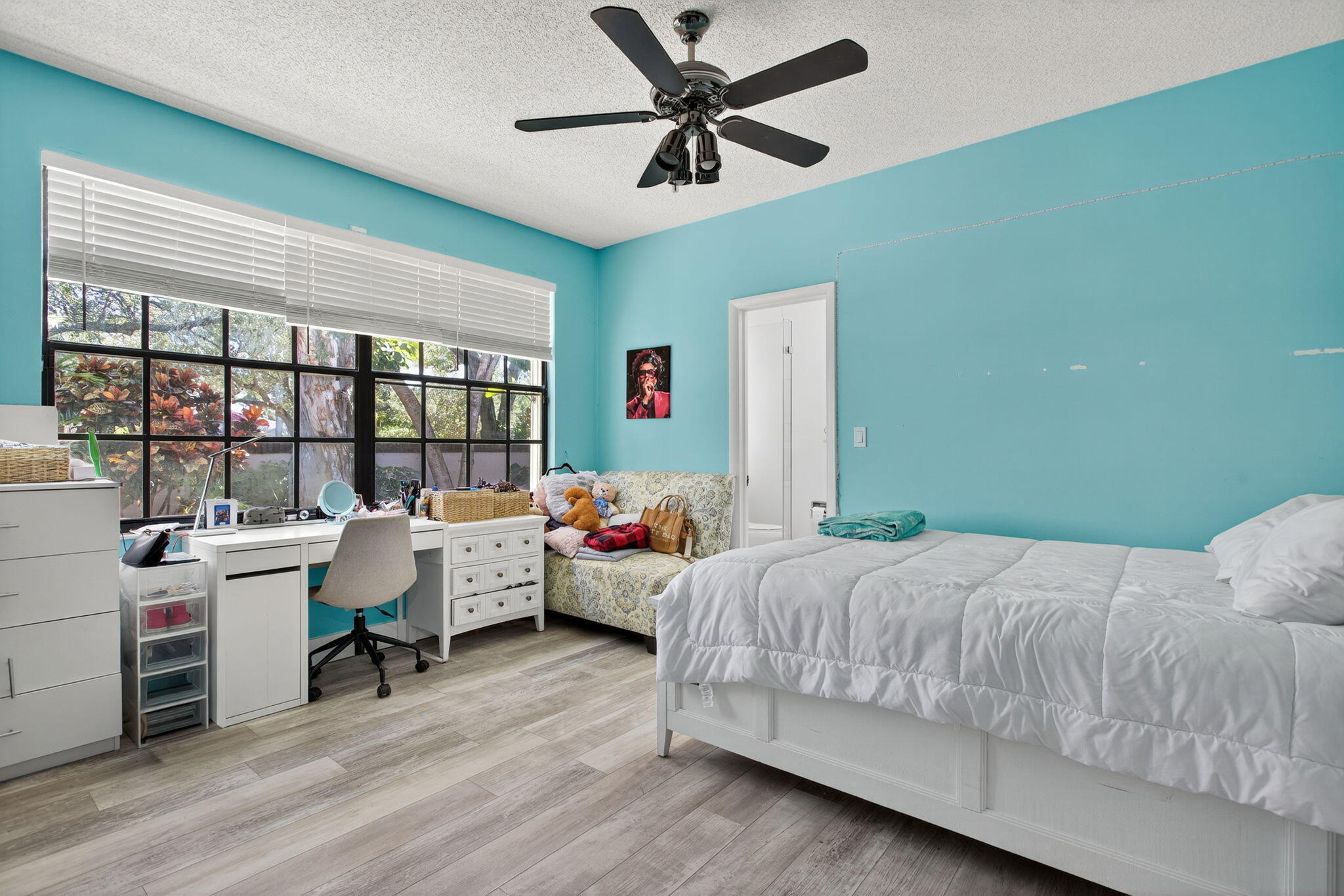 GLEN CONDOMINIUM 1 - Residential Lease
