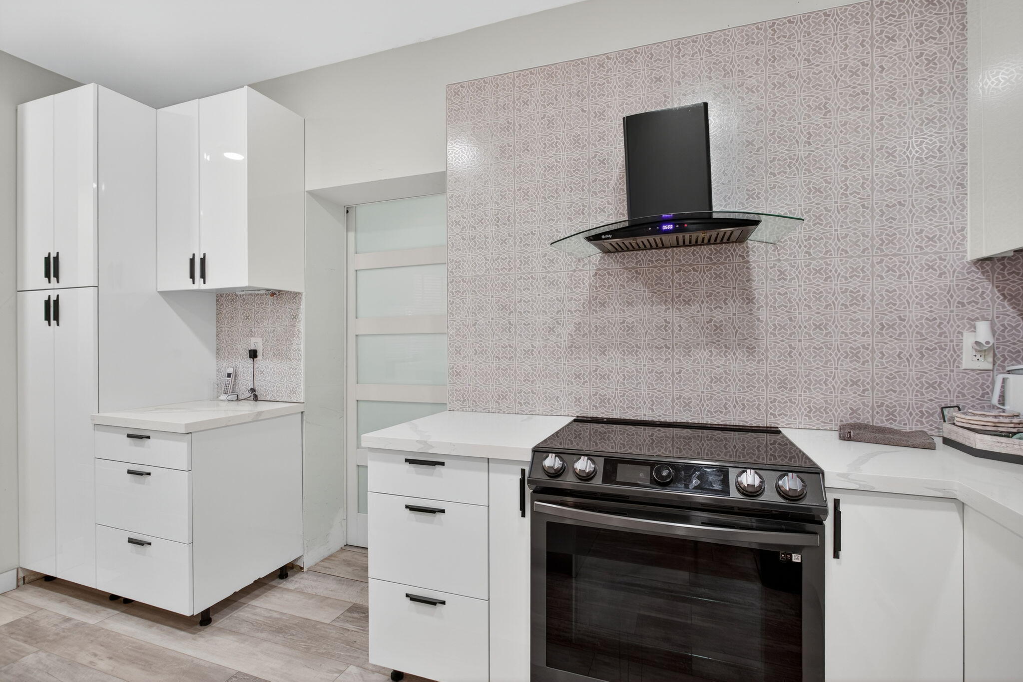 GLEN CONDOMINIUM 1 - Residential Lease