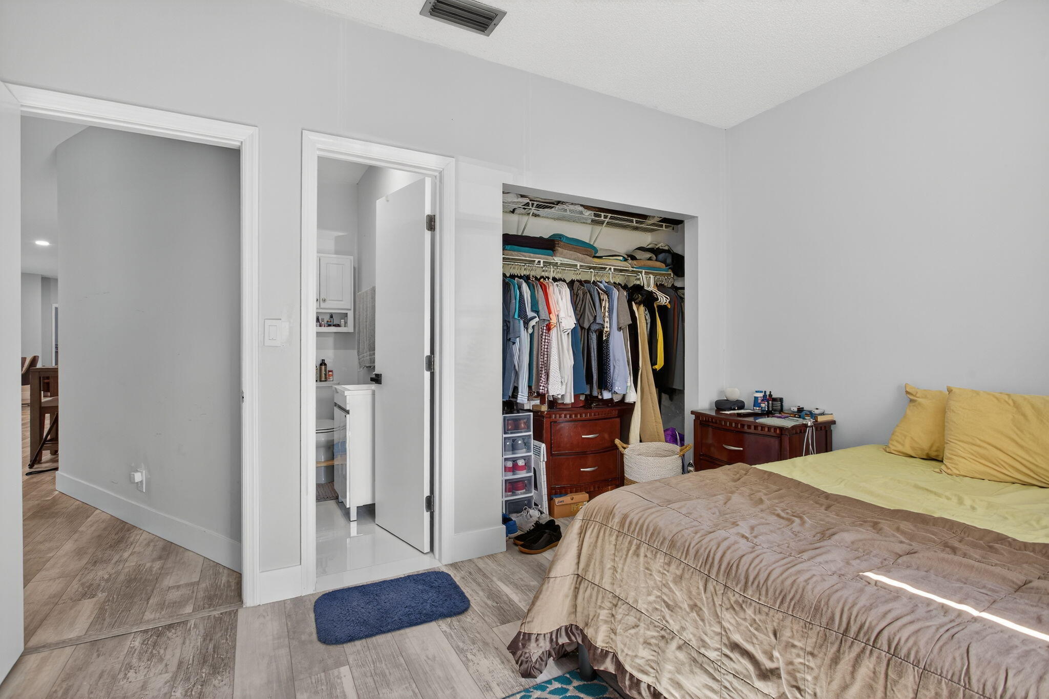 GLEN CONDOMINIUM 1 - Residential Lease