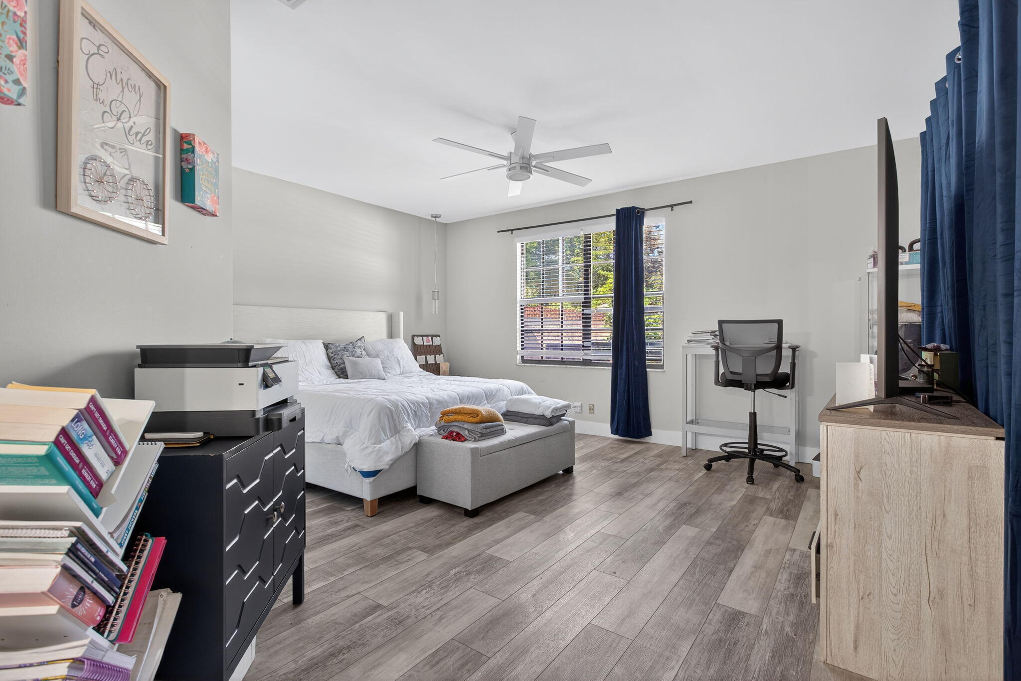 GLEN CONDOMINIUM 1 - Residential Lease