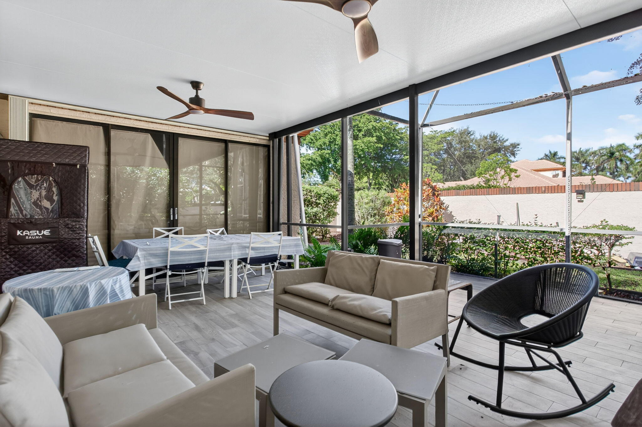 GLEN CONDOMINIUM 1 - Residential Lease