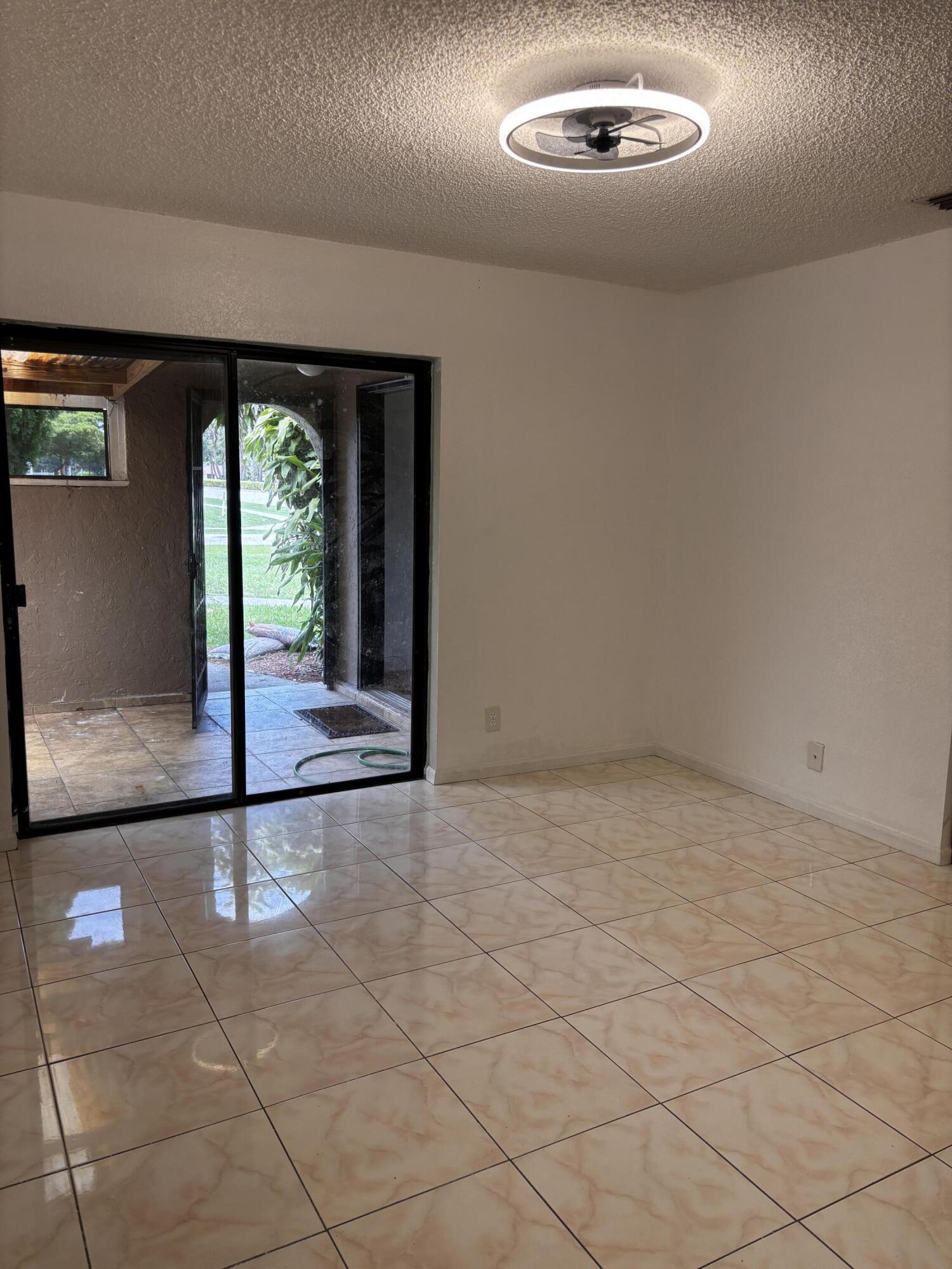 VALENCIA ESTATES - Residential