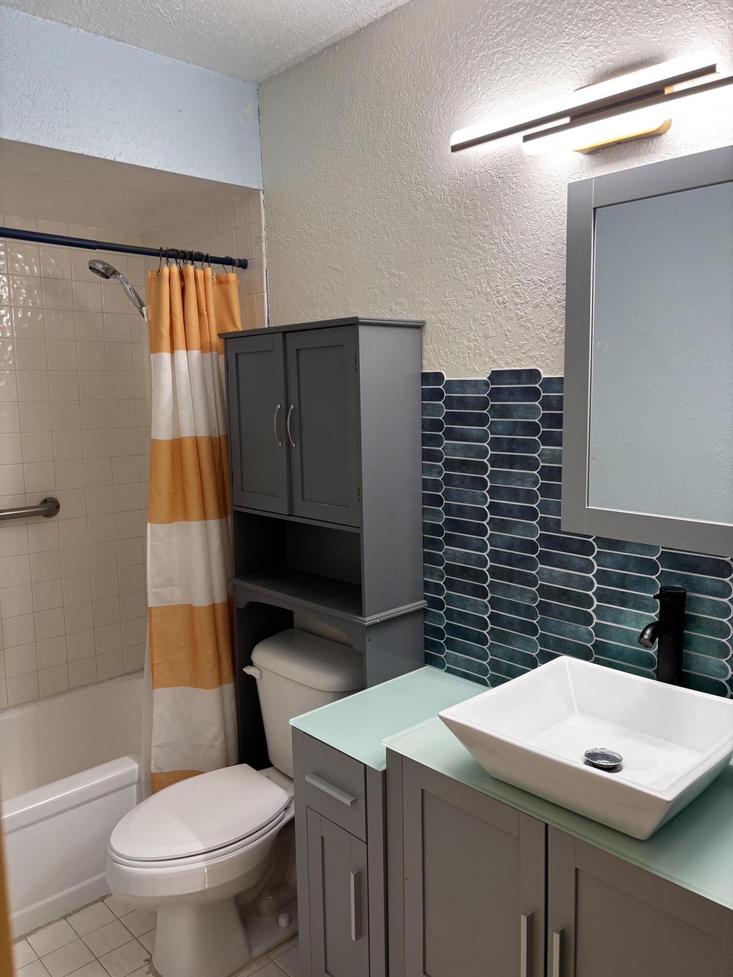 VALENCIA ESTATES - Residential