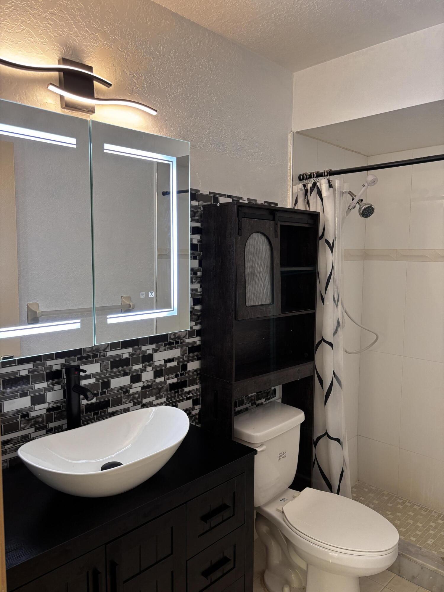 VALENCIA ESTATES - Residential