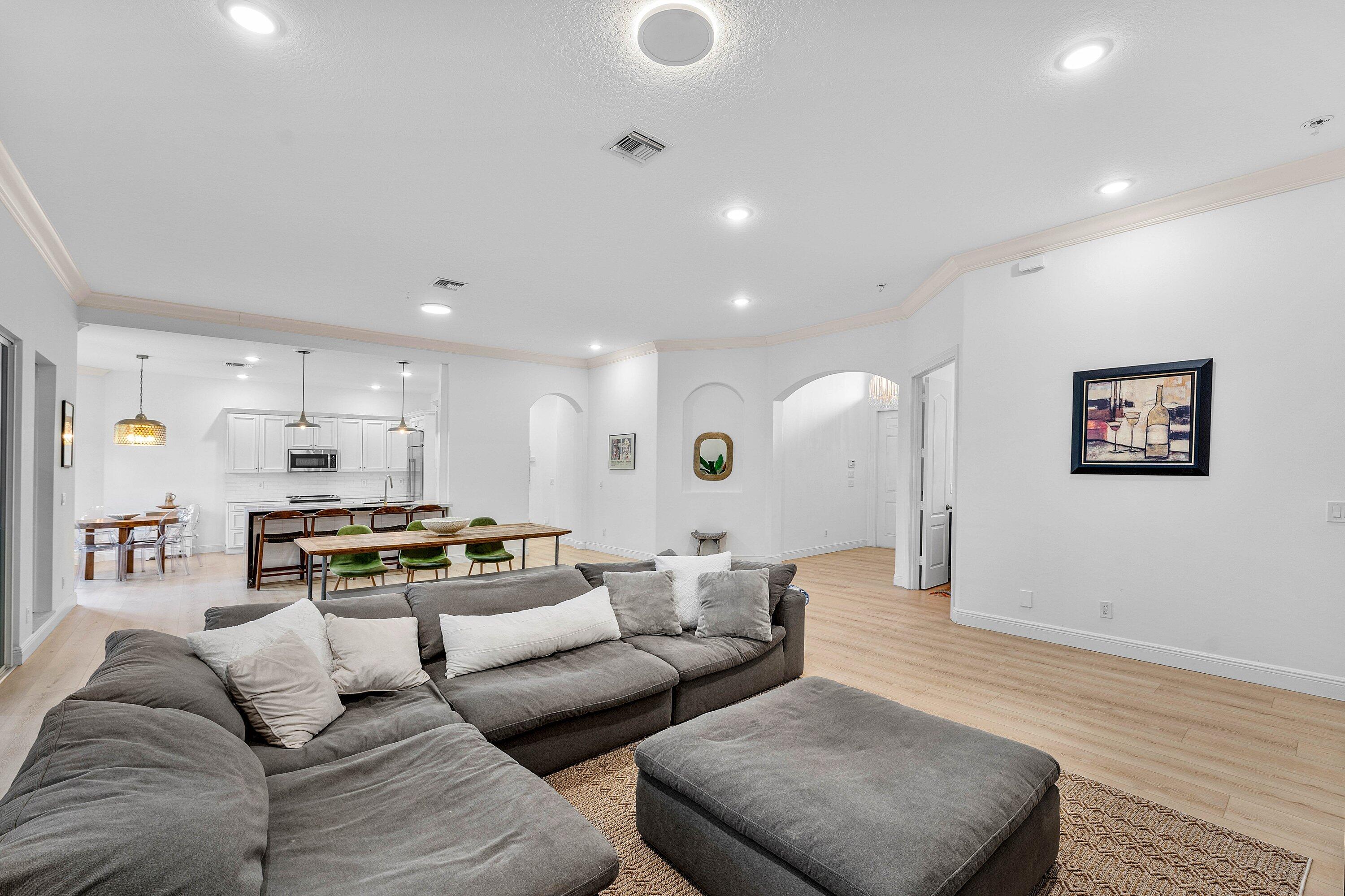 GOLF AND TENNIS VILLAGE PH 3 - Residential Lease