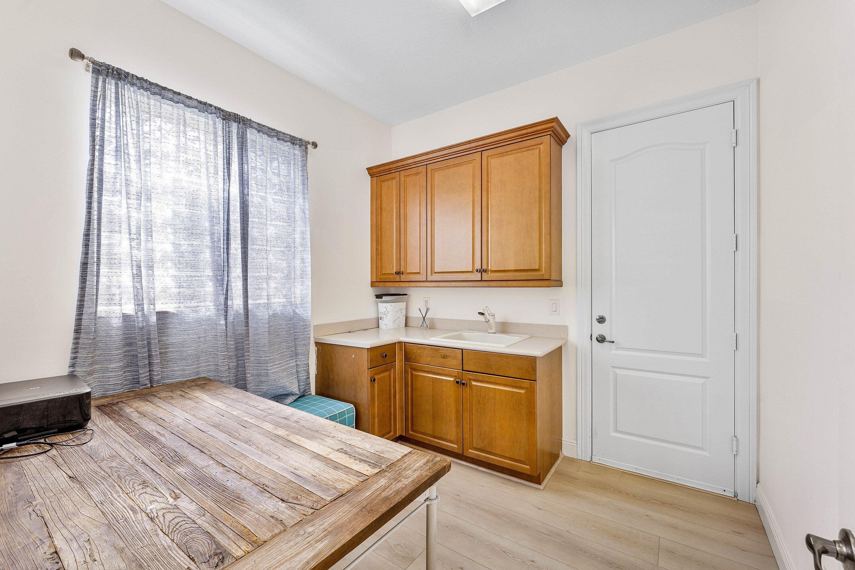 GOLF AND TENNIS VILLAGE PH 3 - Residential Lease