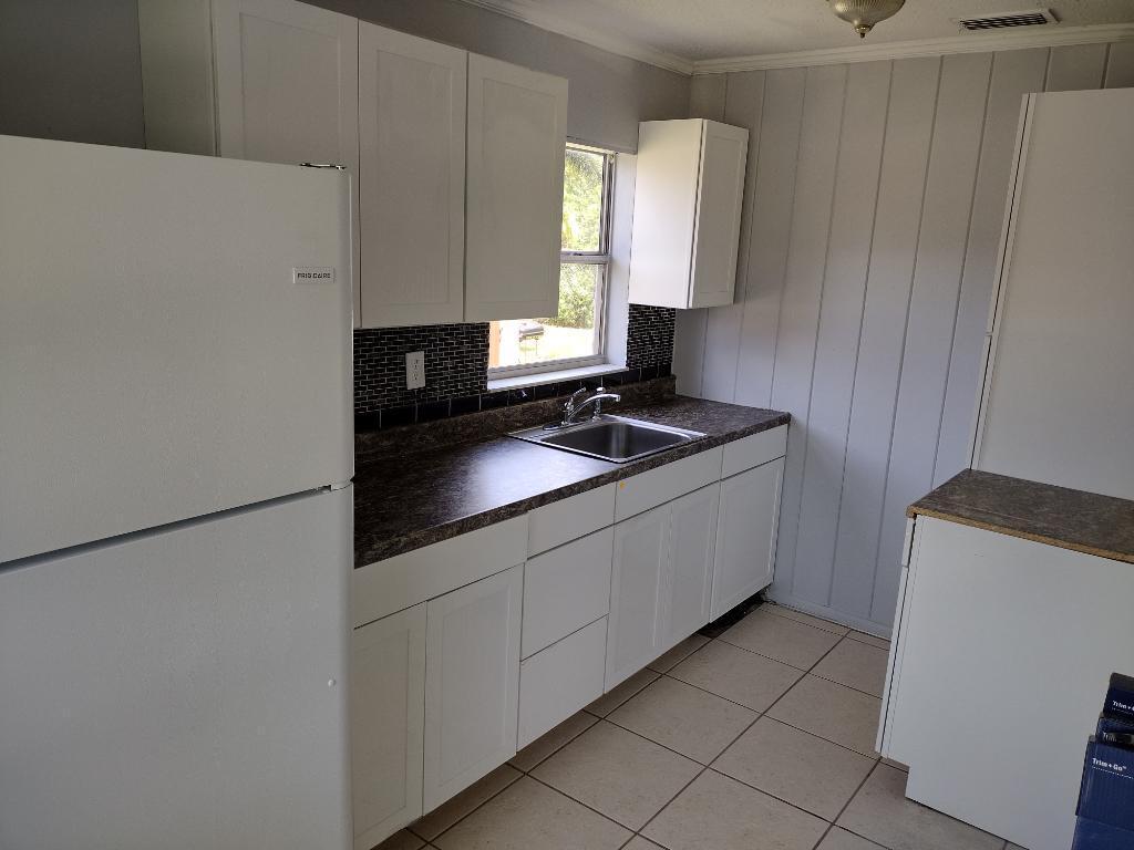 NEW MONROVIA - Residential Lease